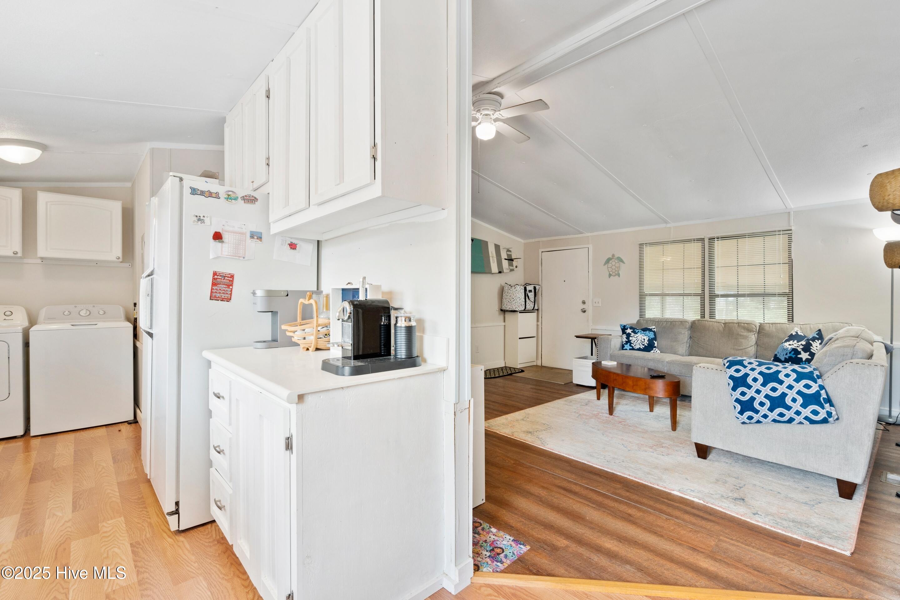 100519886 | Photo 12