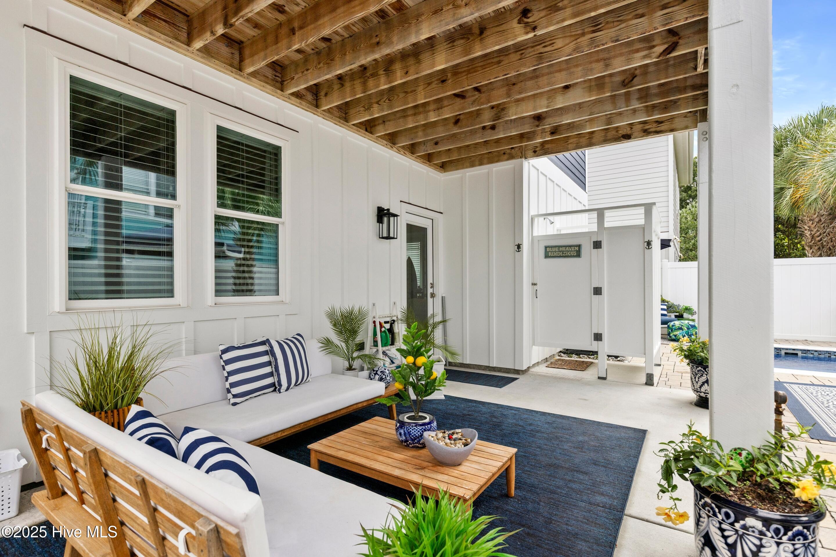 100532410 | Photo 73