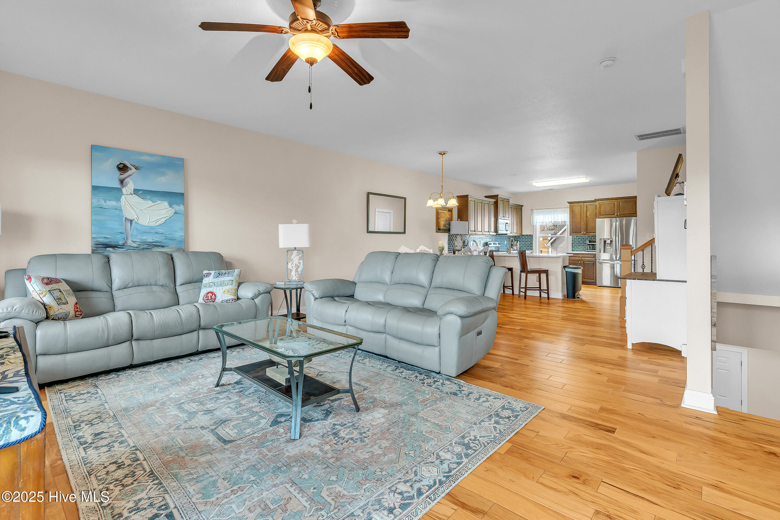 100546927 | Photo 15