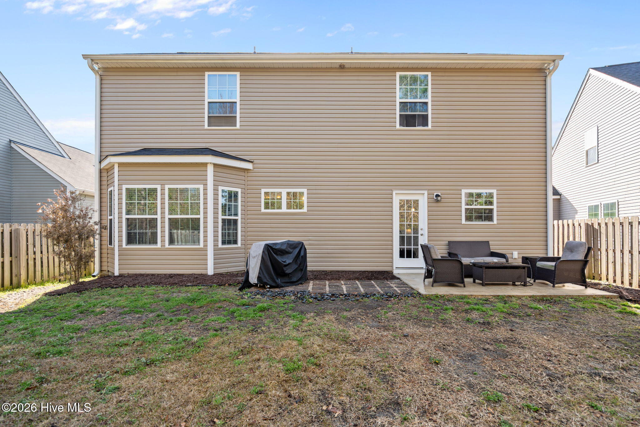 100561090 | Photo 40