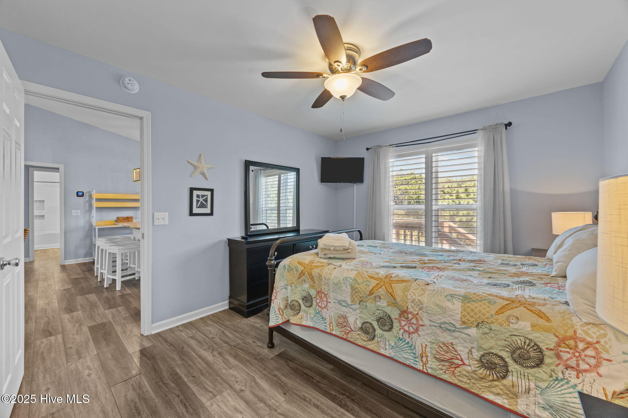 100528402 | Photo 31