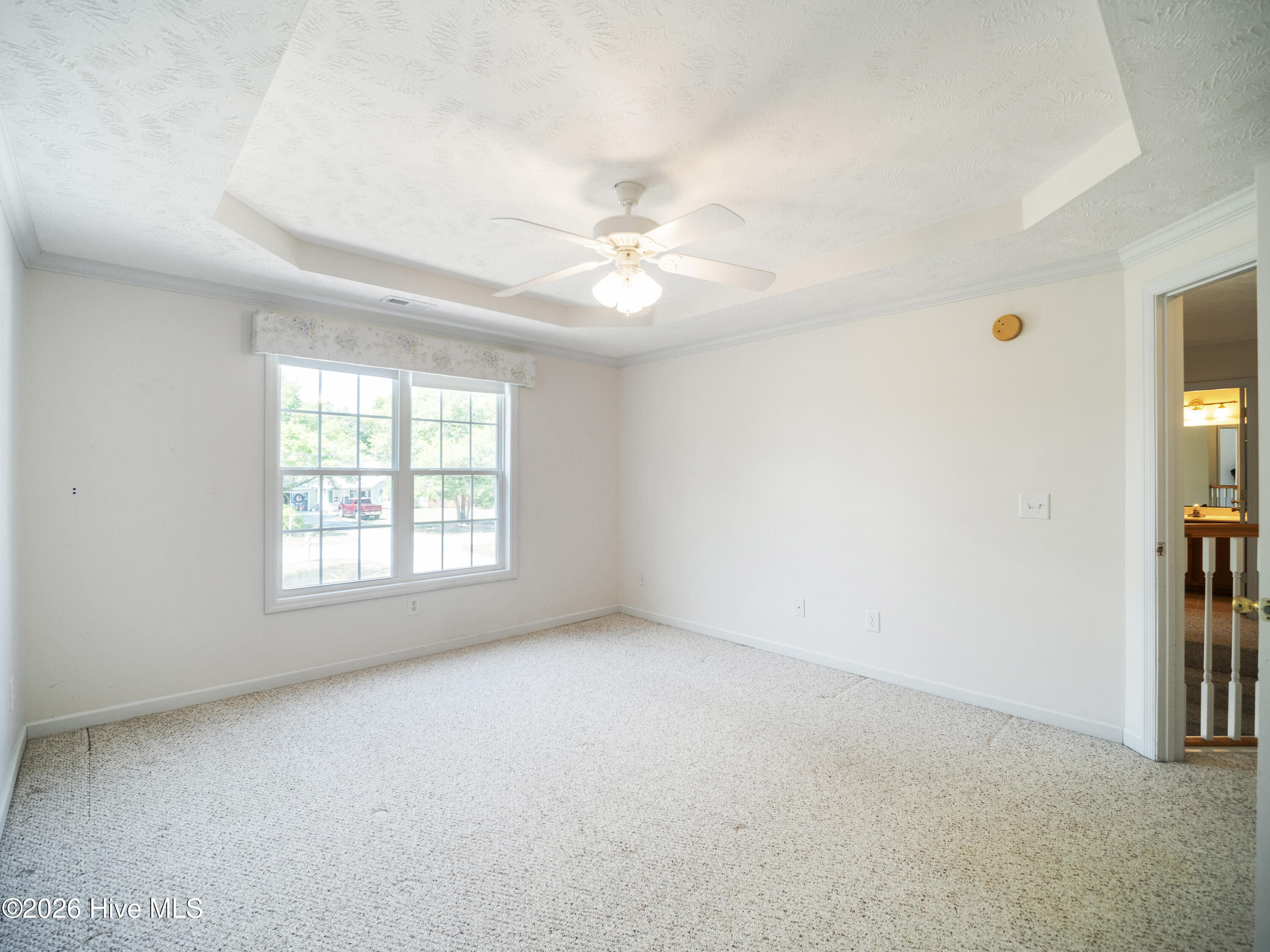 100570640 | Photo 33