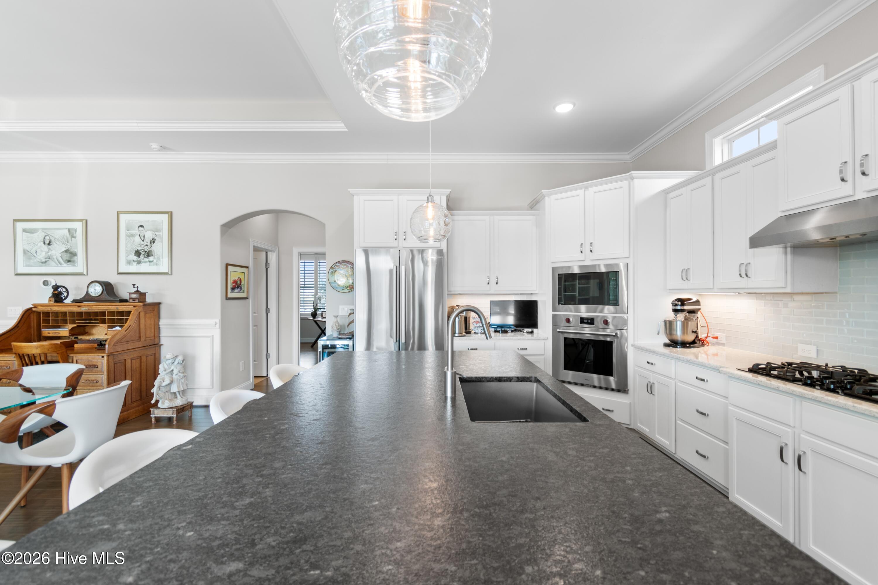 100560288 | Photo 27