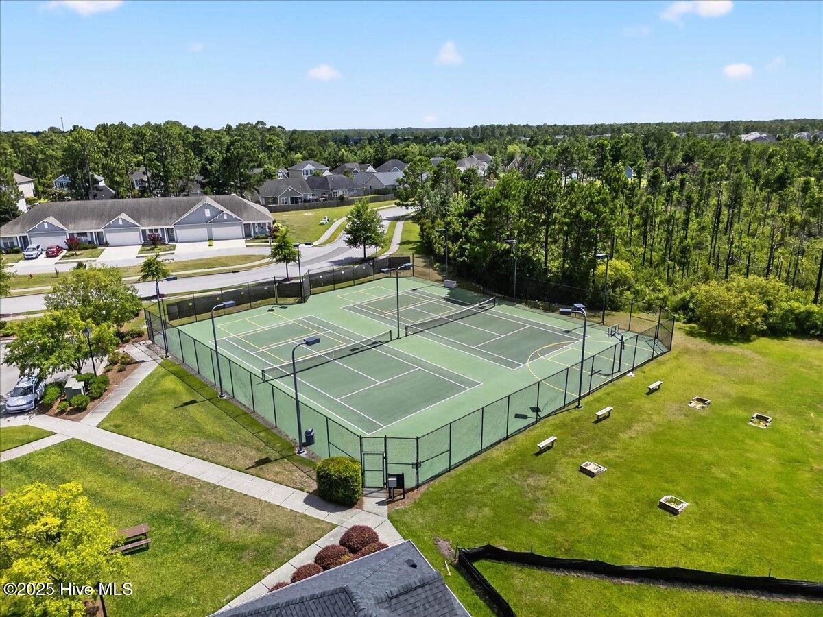 100516834 | Photo 40