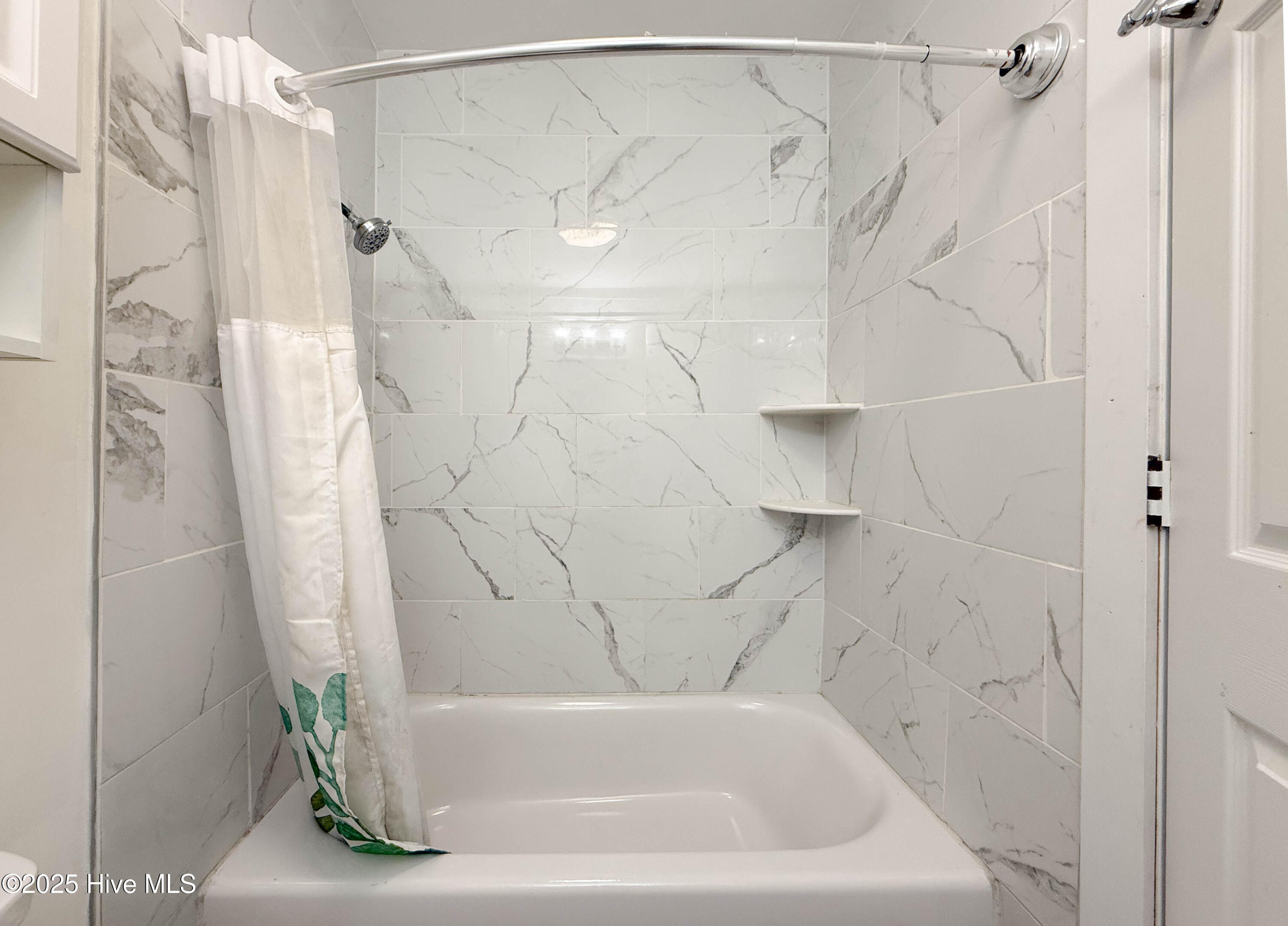 100546287 | Photo 23