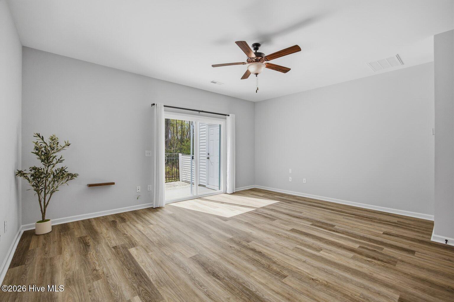 100565820 | Photo 15