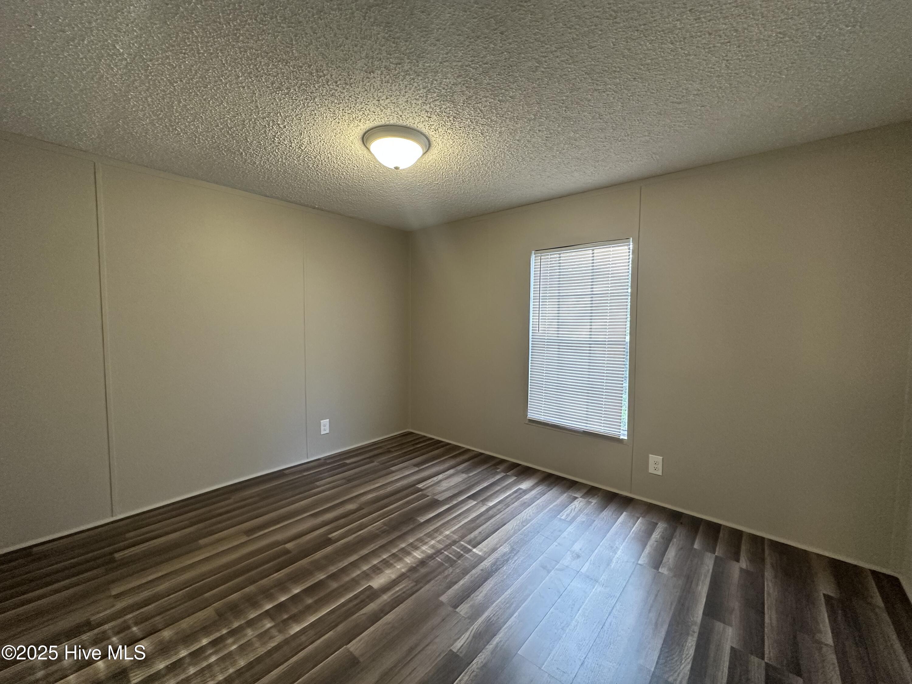 100545851 | Photo 20