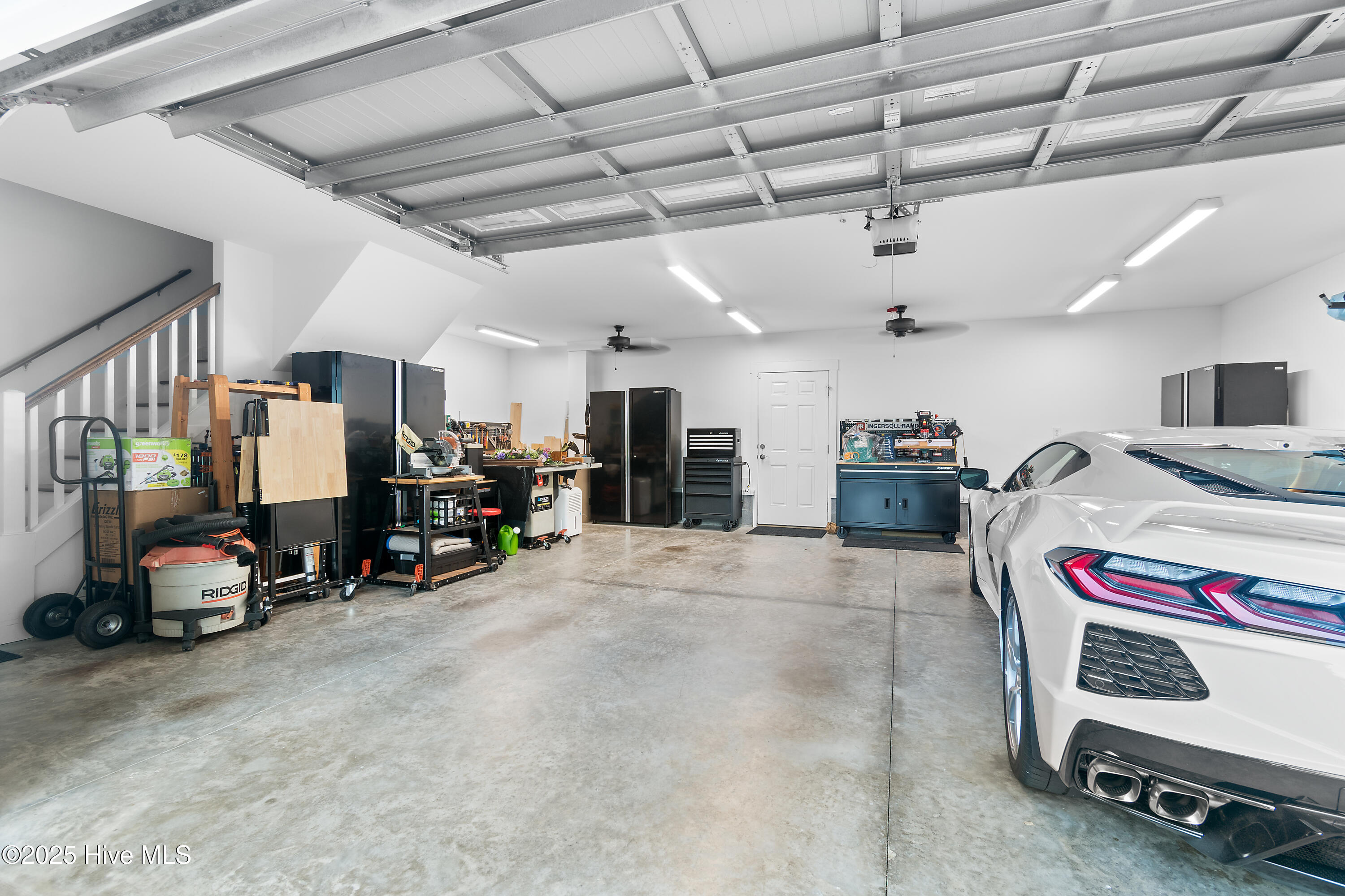 100521650 | Photo 40