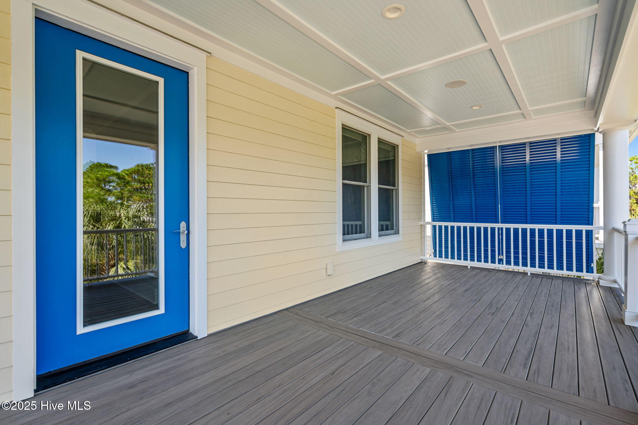 100535952 | Photo 64