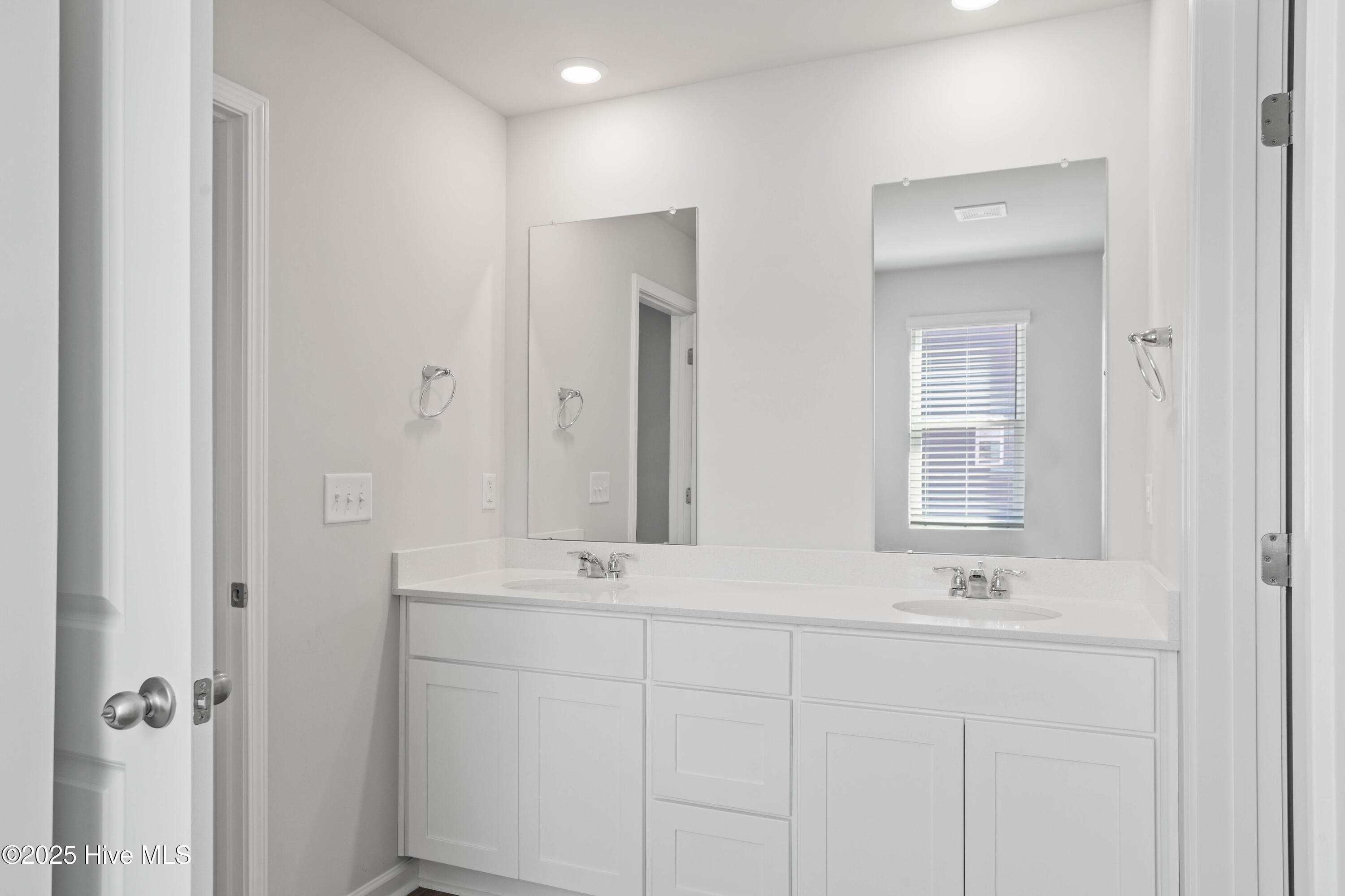 100546626 | Photo 18