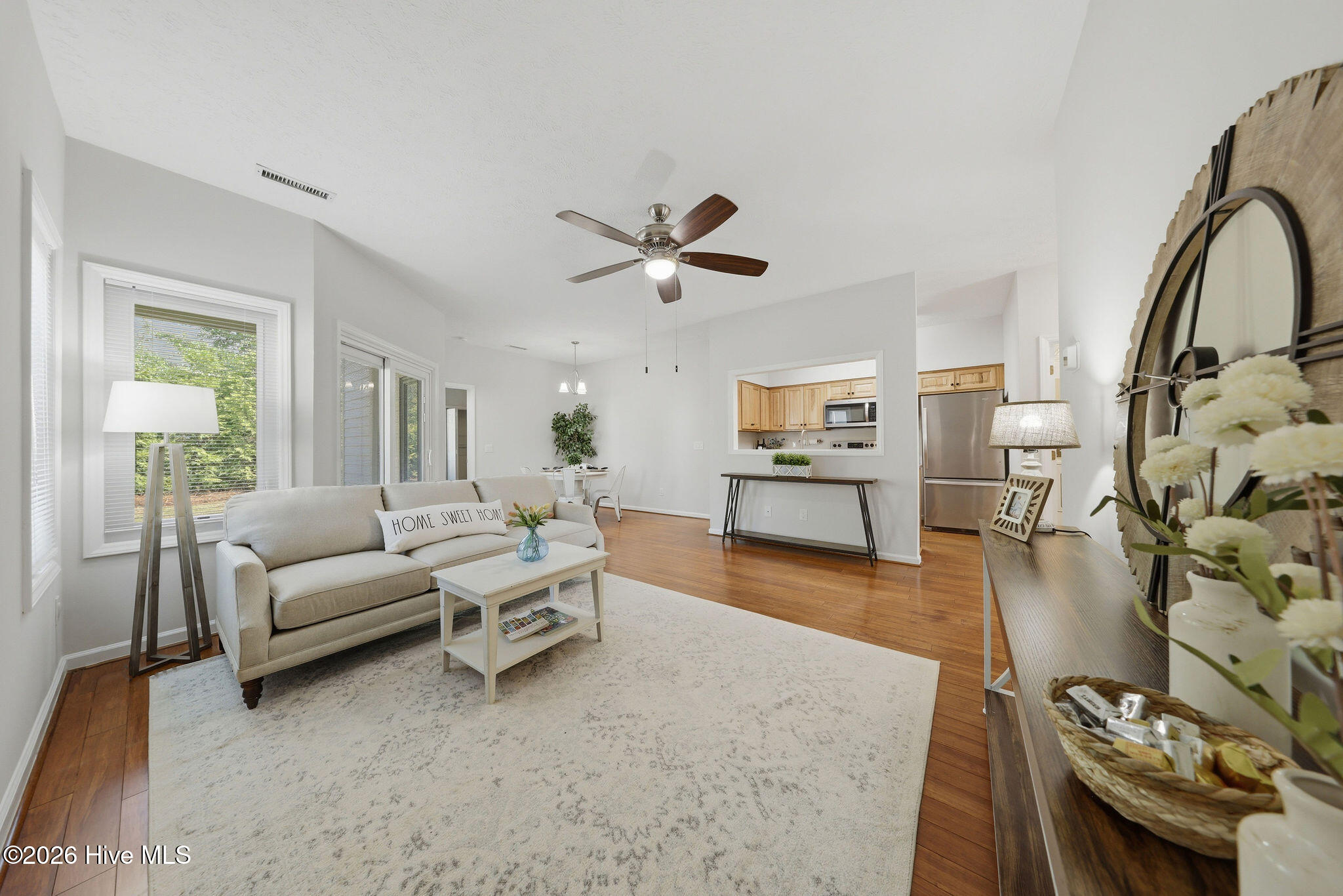 100569569 | Photo 22