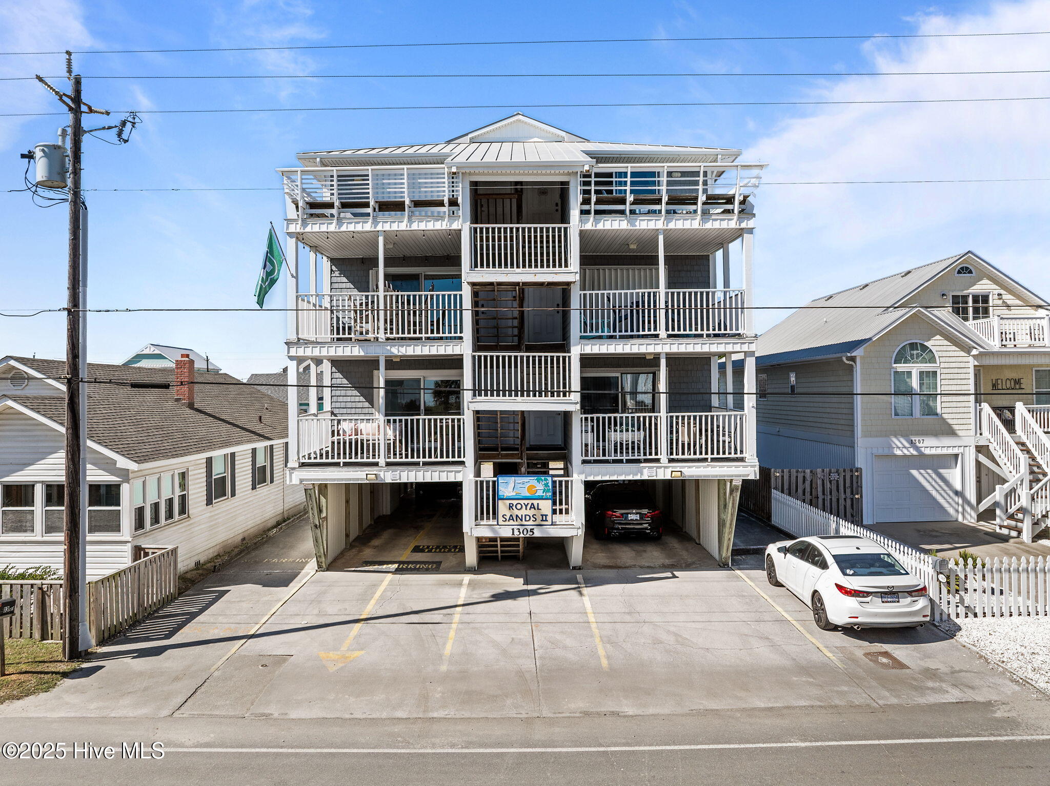 Homes for sale in Carolina Beach, NC | 1305 Carolina Beach Ave N #Apt 1a, Carolina Beach, NC 28428 | MLS# 100538407