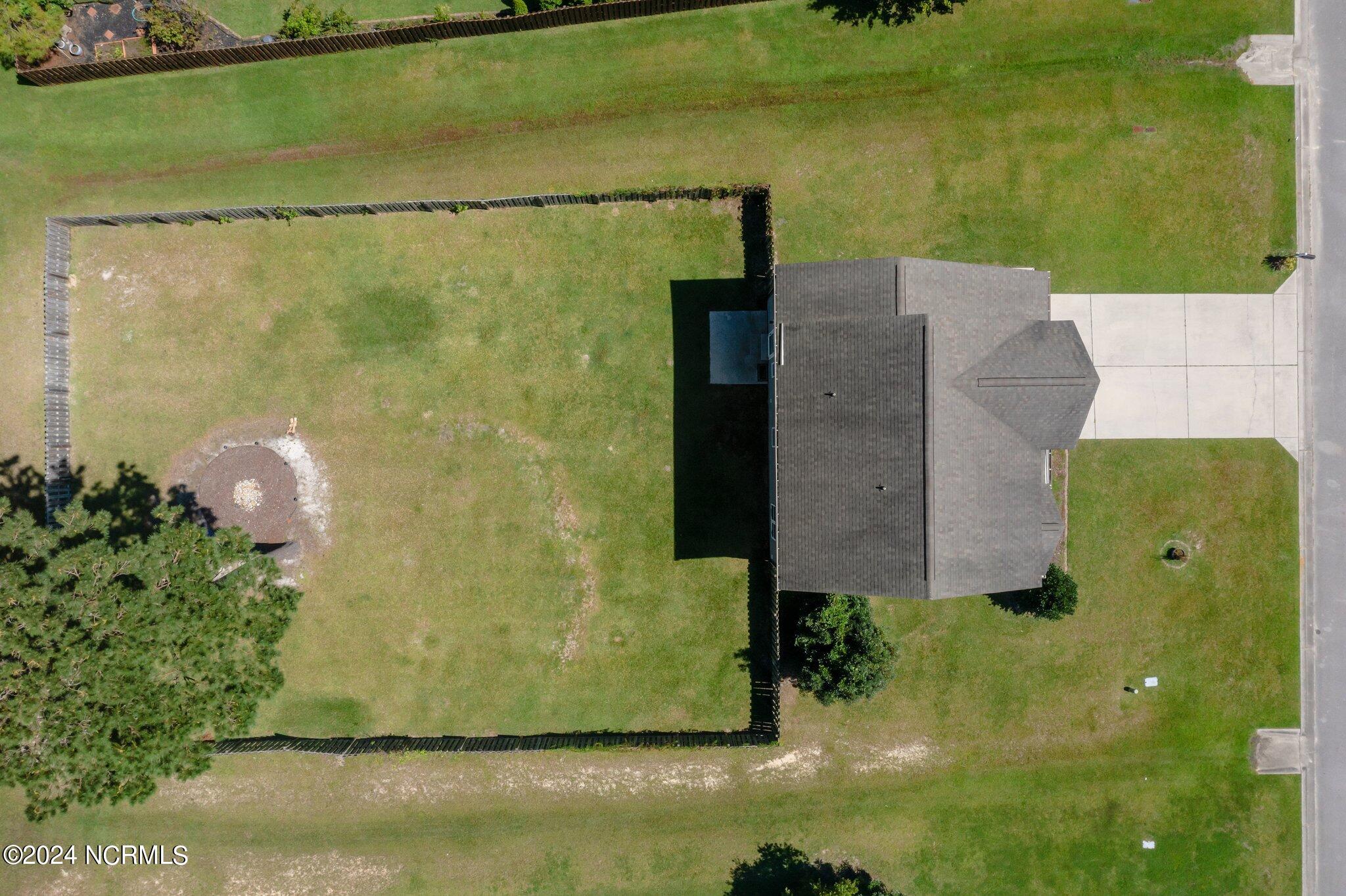 210 Wedgefield Circle,Maple Hill