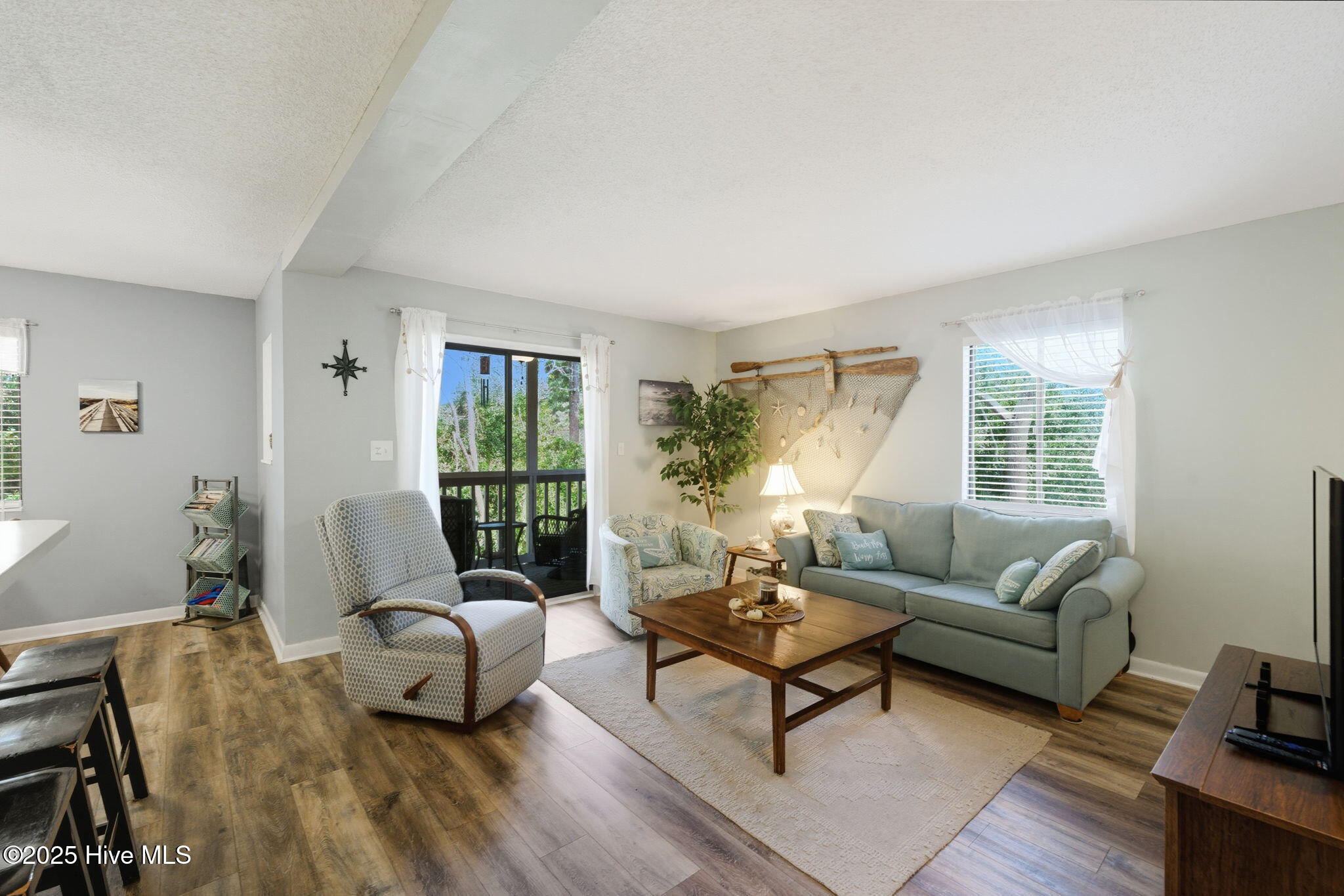 100535157 | Photo 16