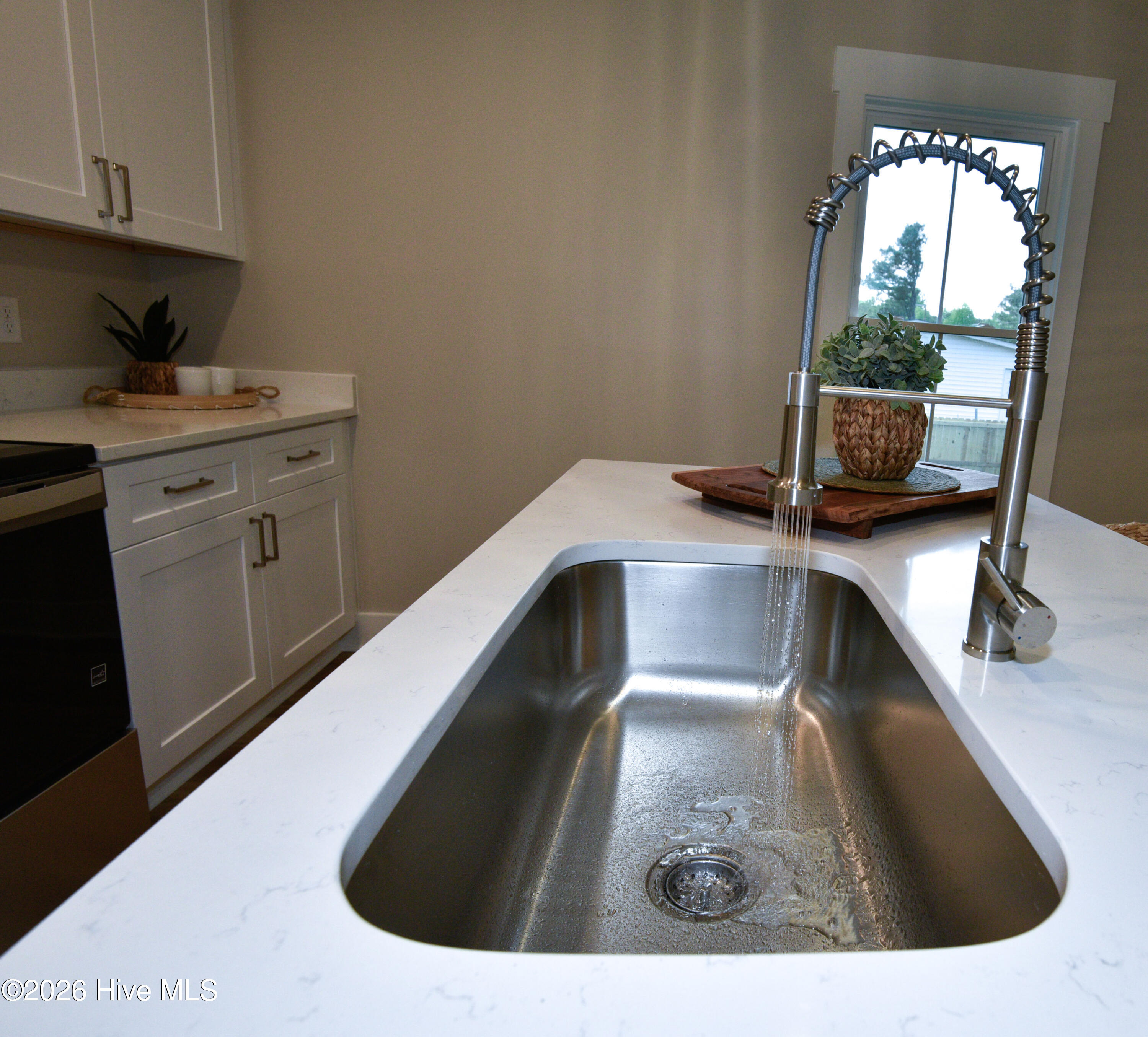 100569320 | Photo 26