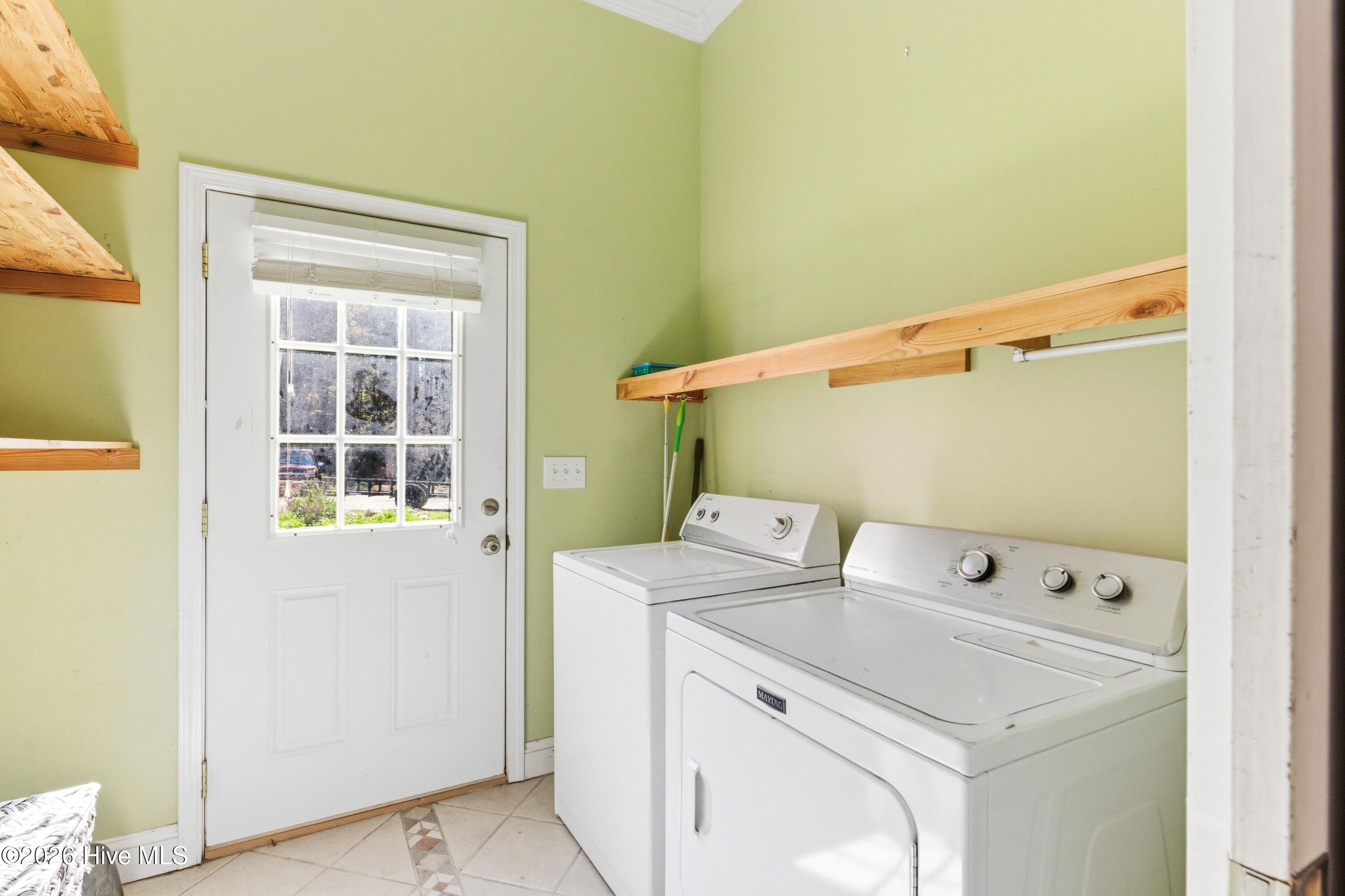 100564216 | Photo 42