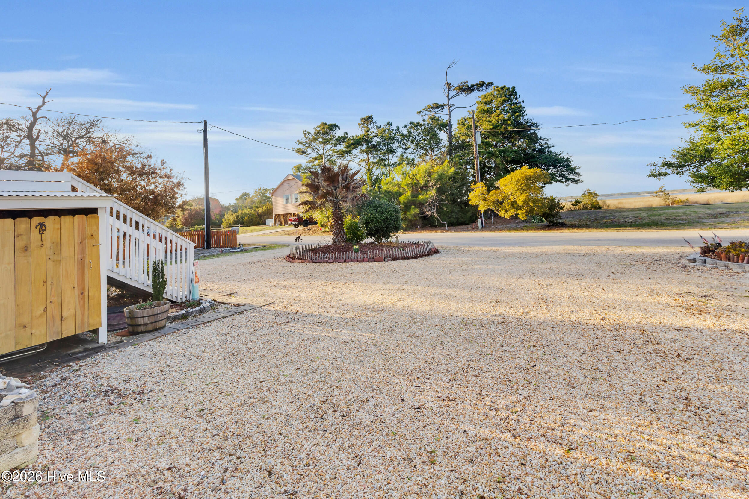 100560097 | Photo 30