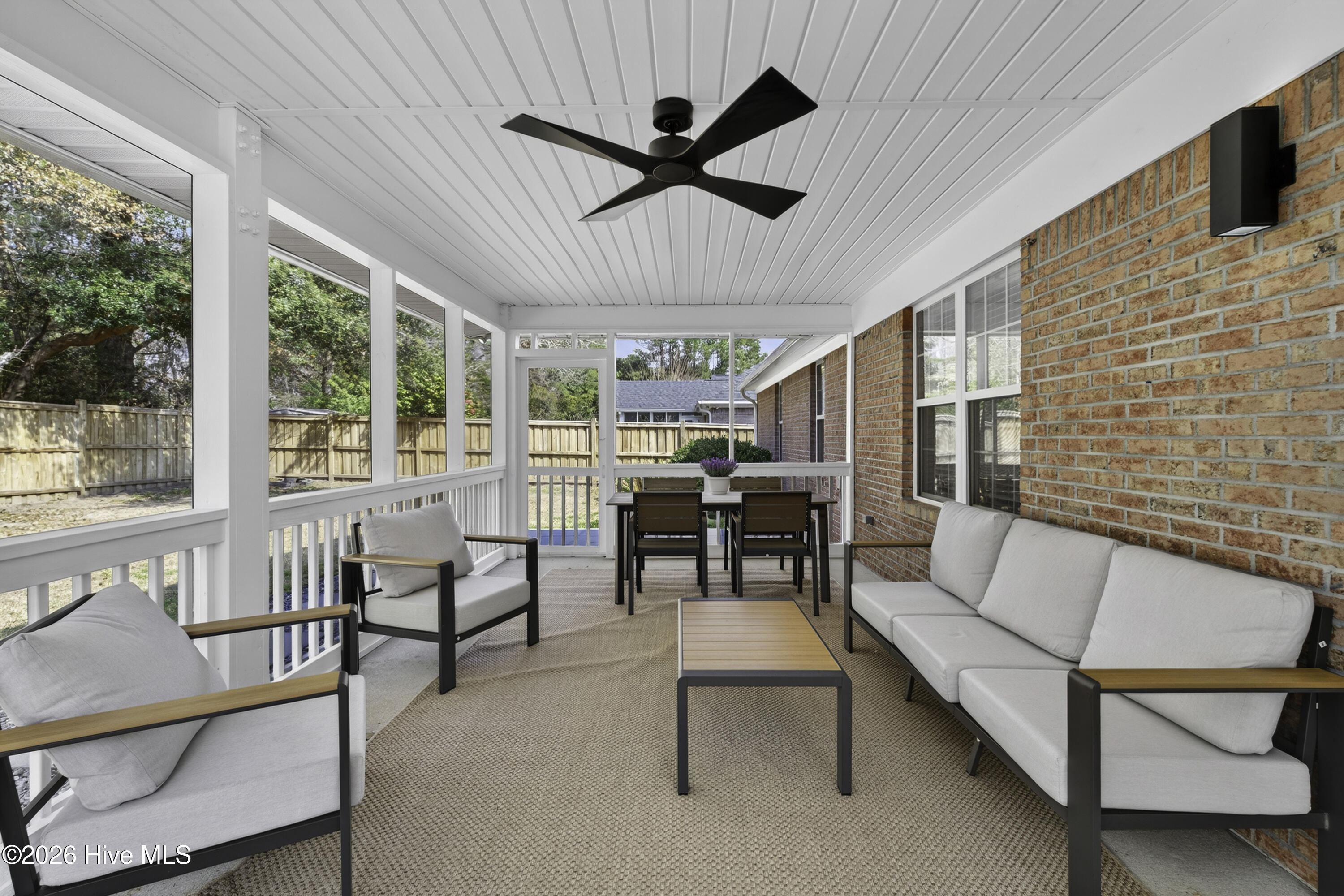 100558547 | Photo 11