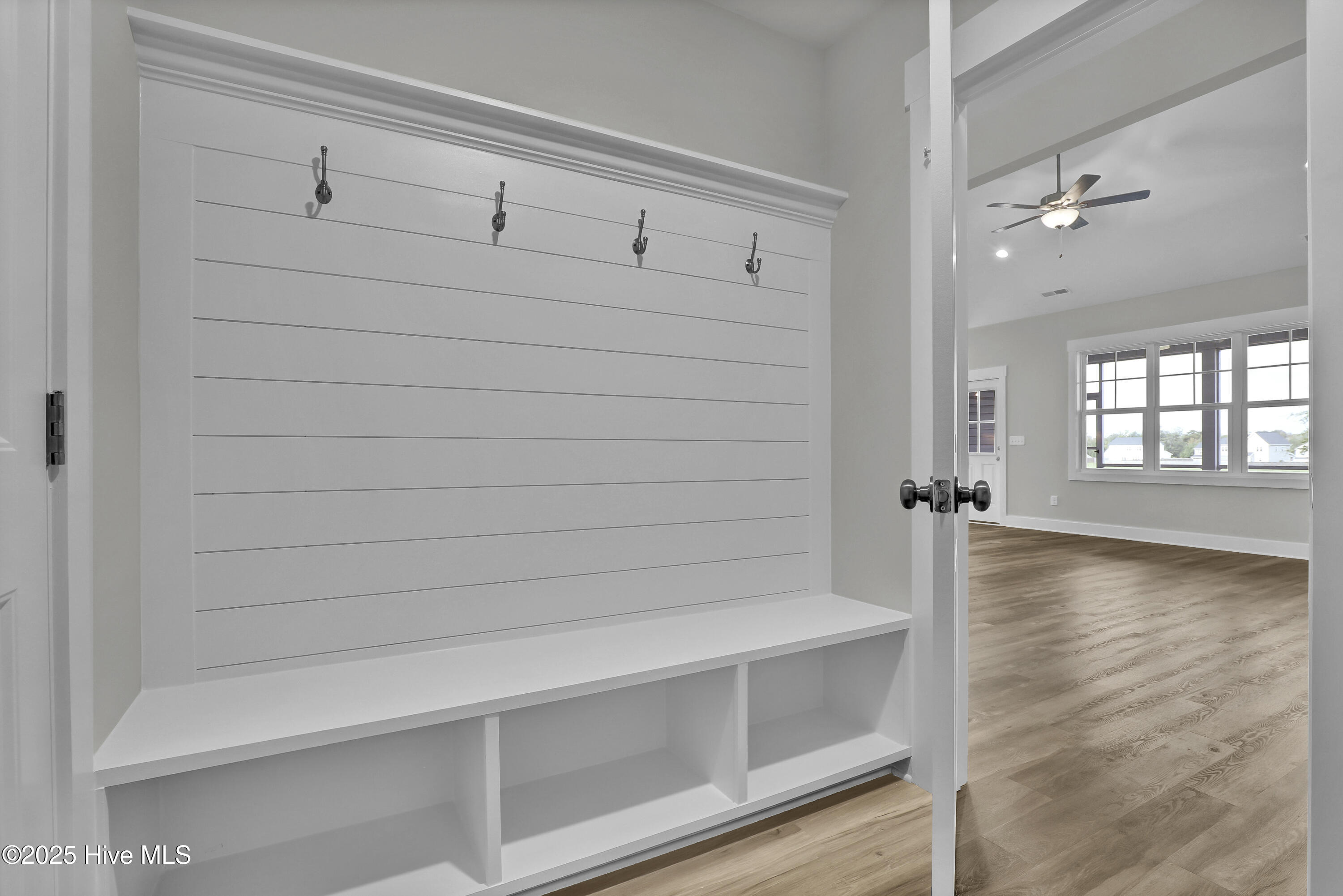 100485435 | Photo 23