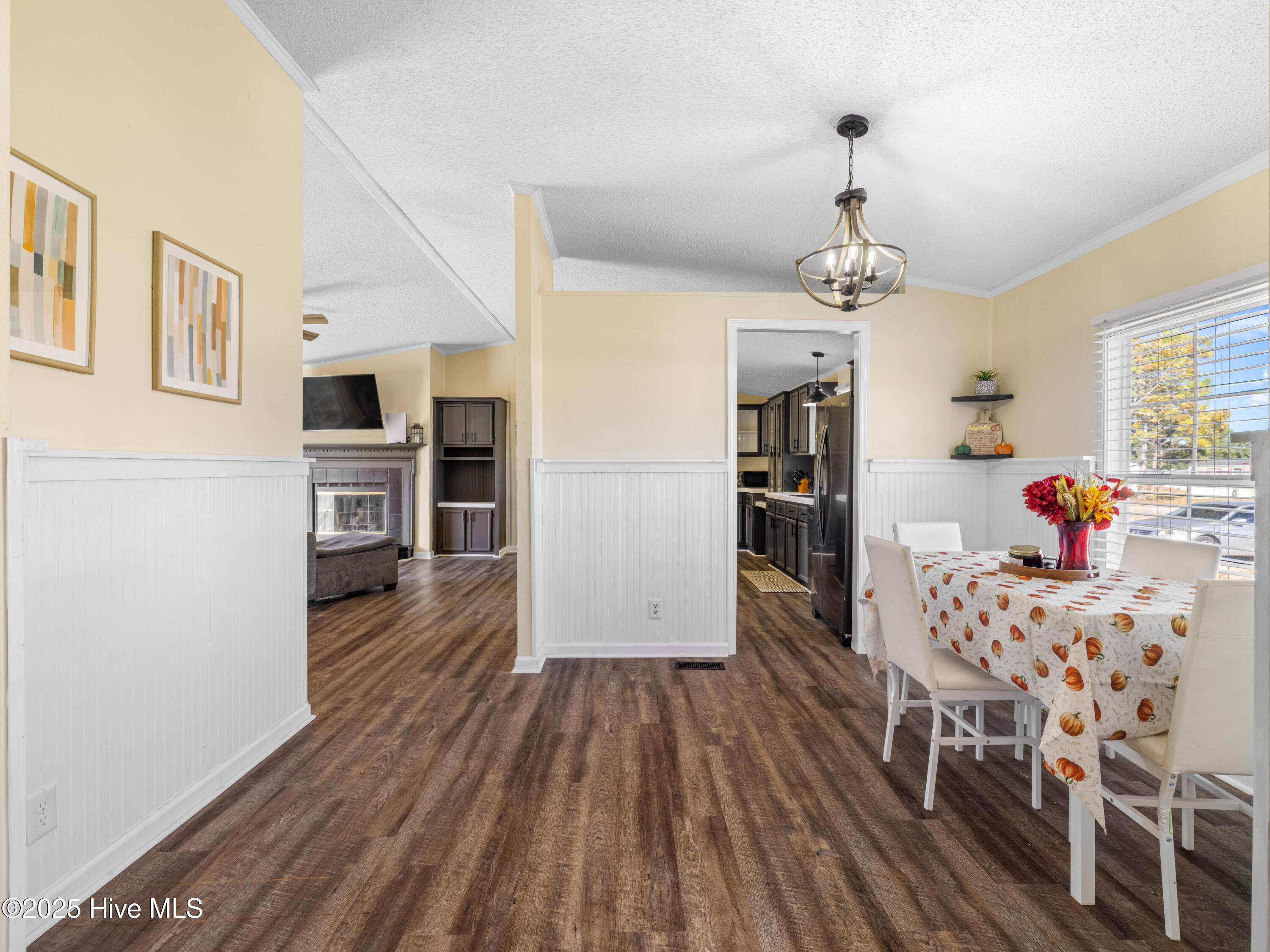 100540090 | Photo 13