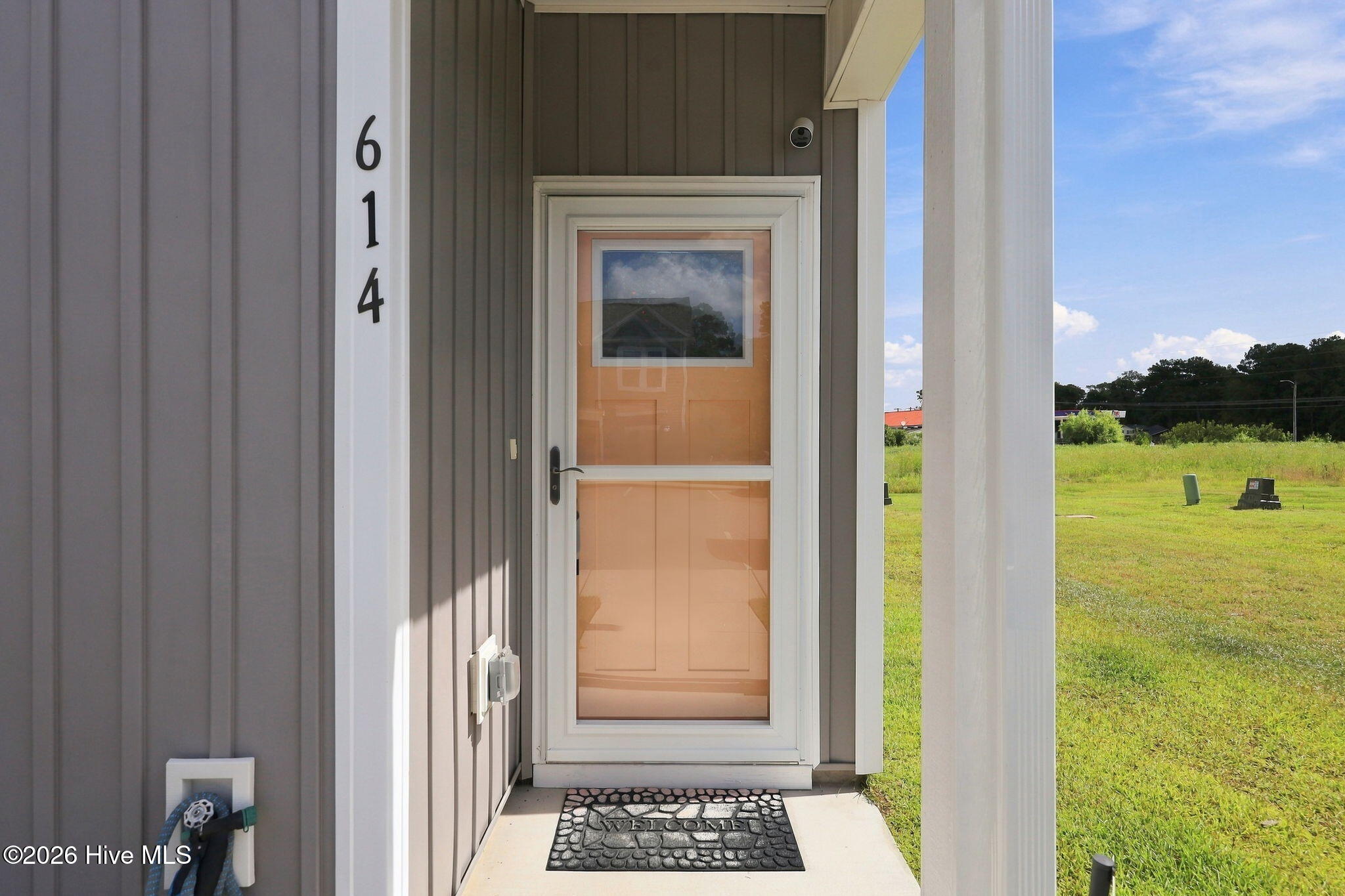 Photo 2 of Townhouse for sale at 614 Jacks Xing Dr, Hubert, NC 28539 | MLS# 100601509 | Listing updated on 2026-09-17