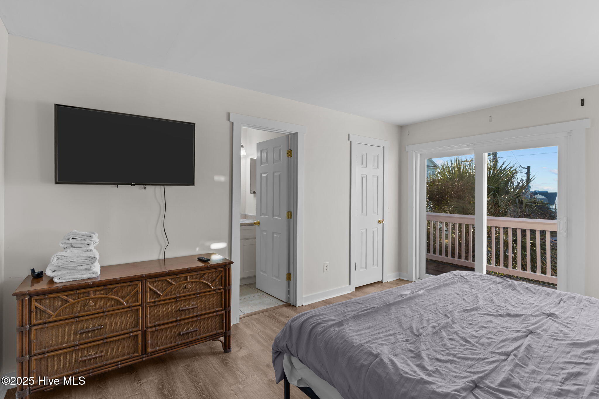 100534887 | Photo 28