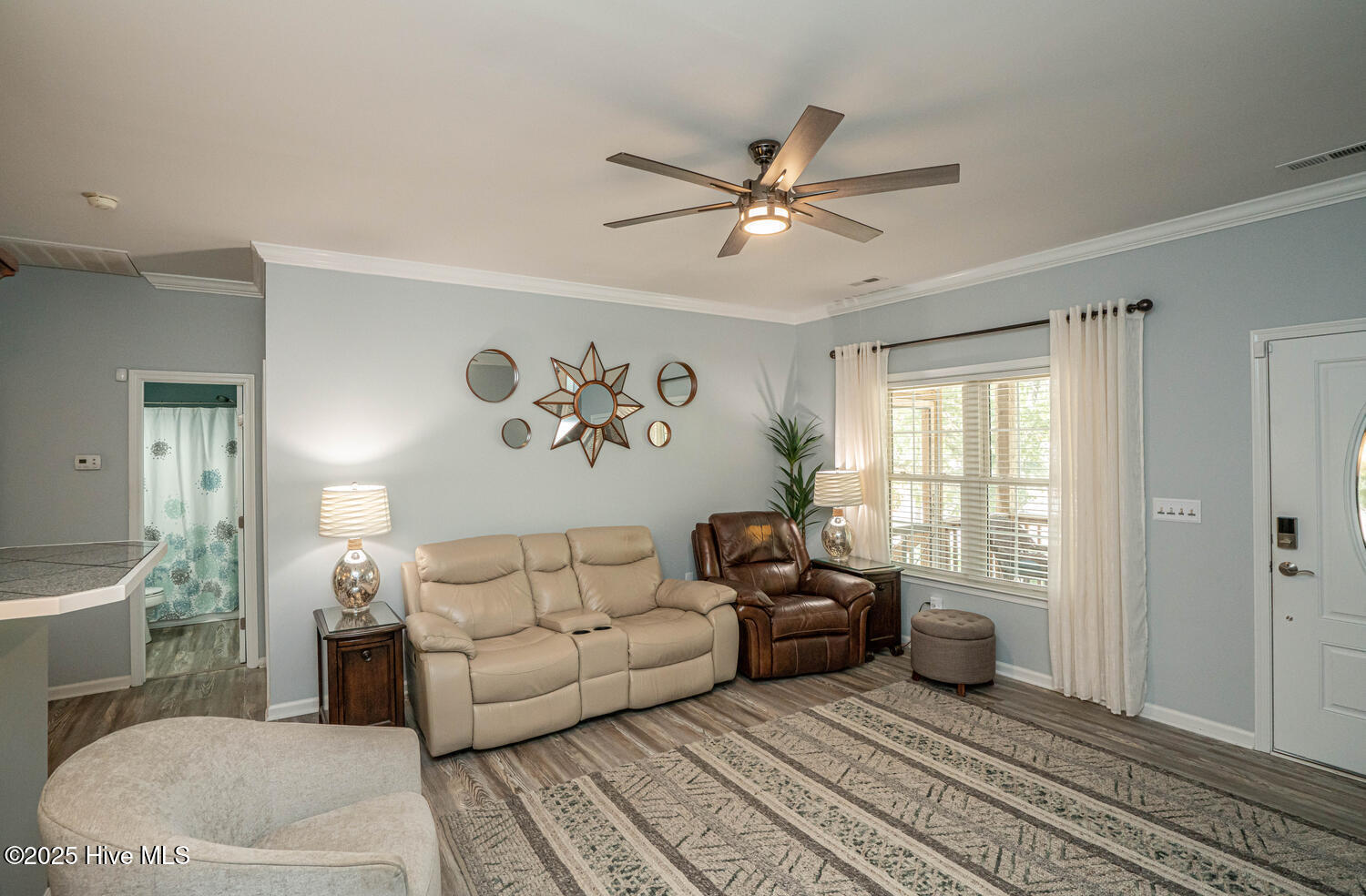 100532611 | Photo 27