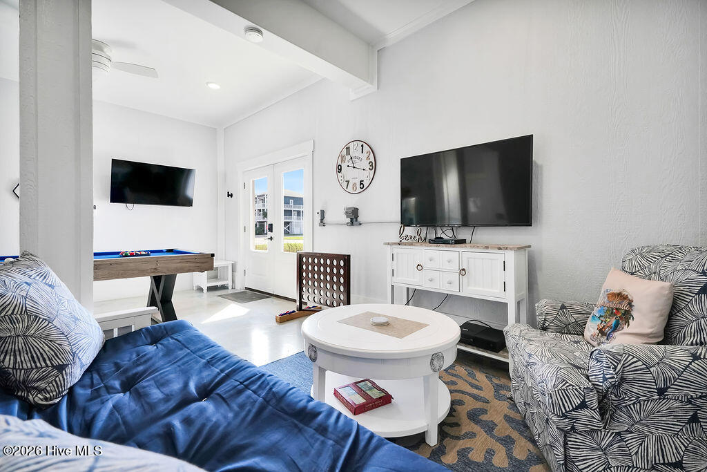 100560016 | Photo 51