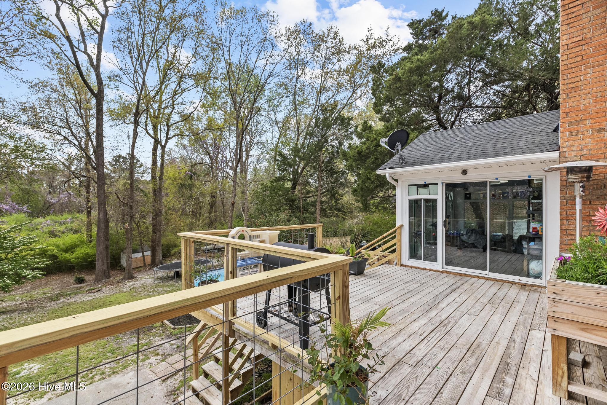 100563926 | Photo 42