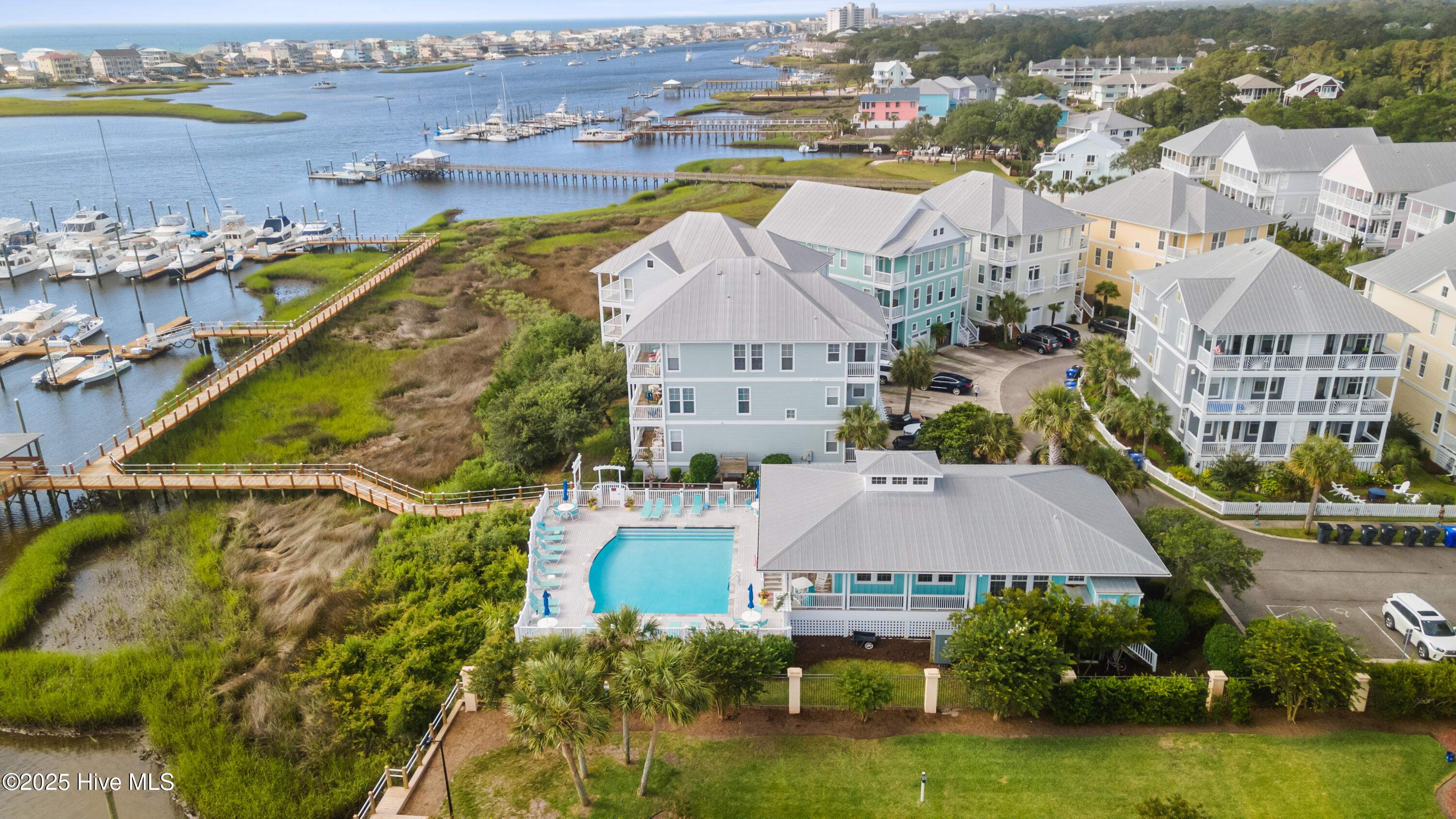 100527237 | Photo 45