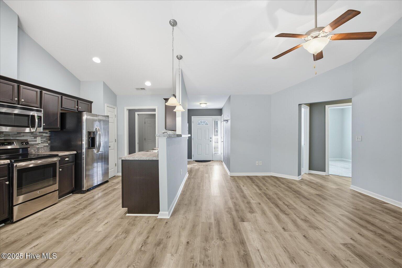 100543351 | Photo 20