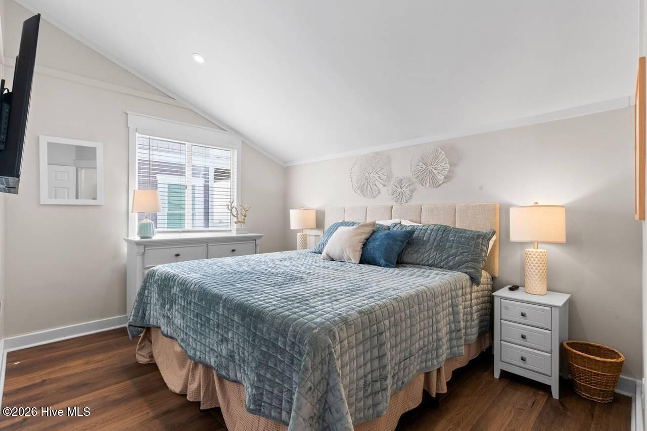 100556593 | Photo 59