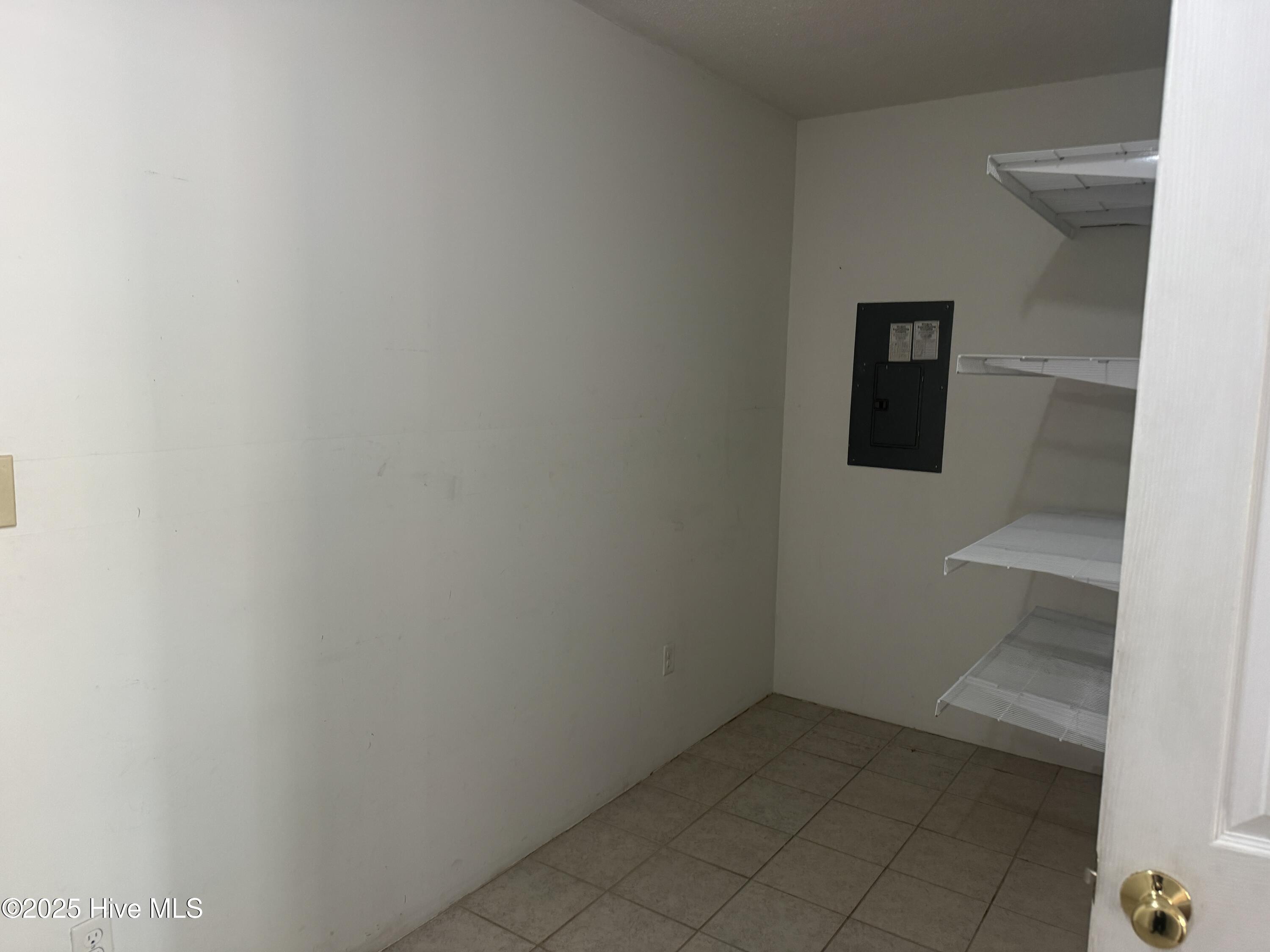 100544175 | Photo 11