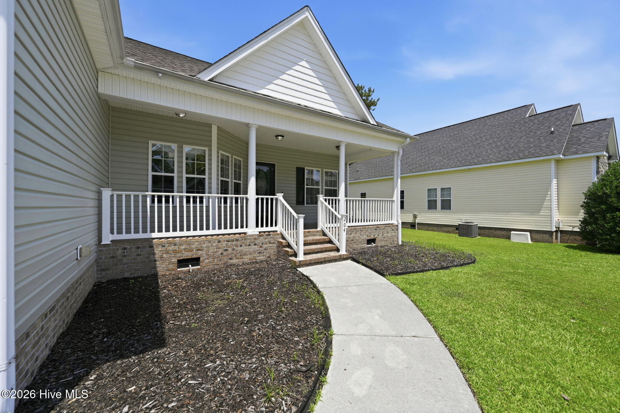 204 Wedgefield Circle,Maple Hill