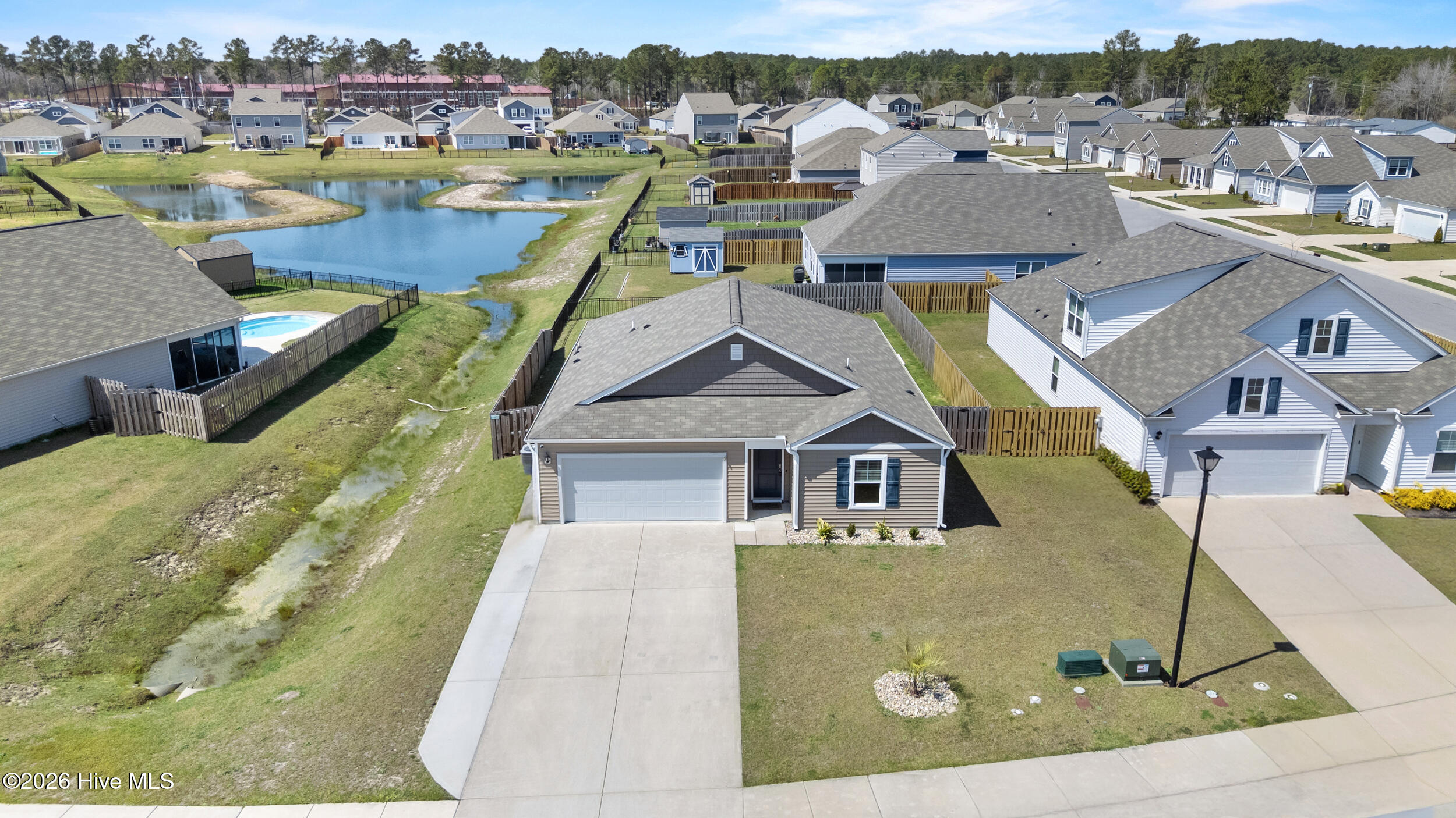 100562687 | Photo 14