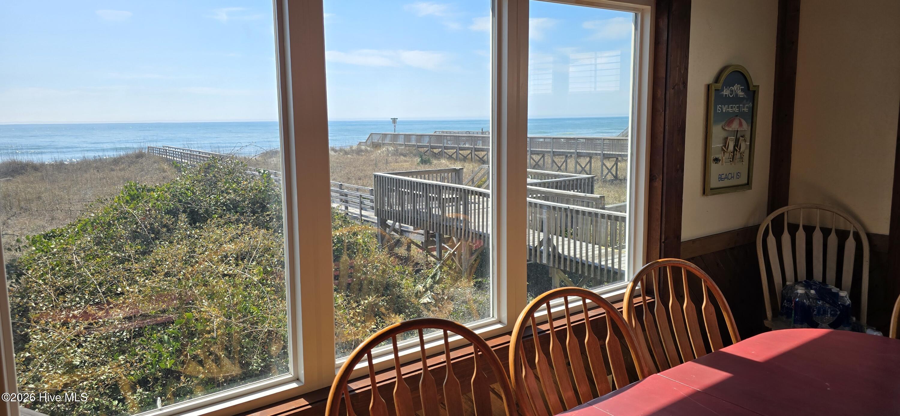 100559141 | Photo 10