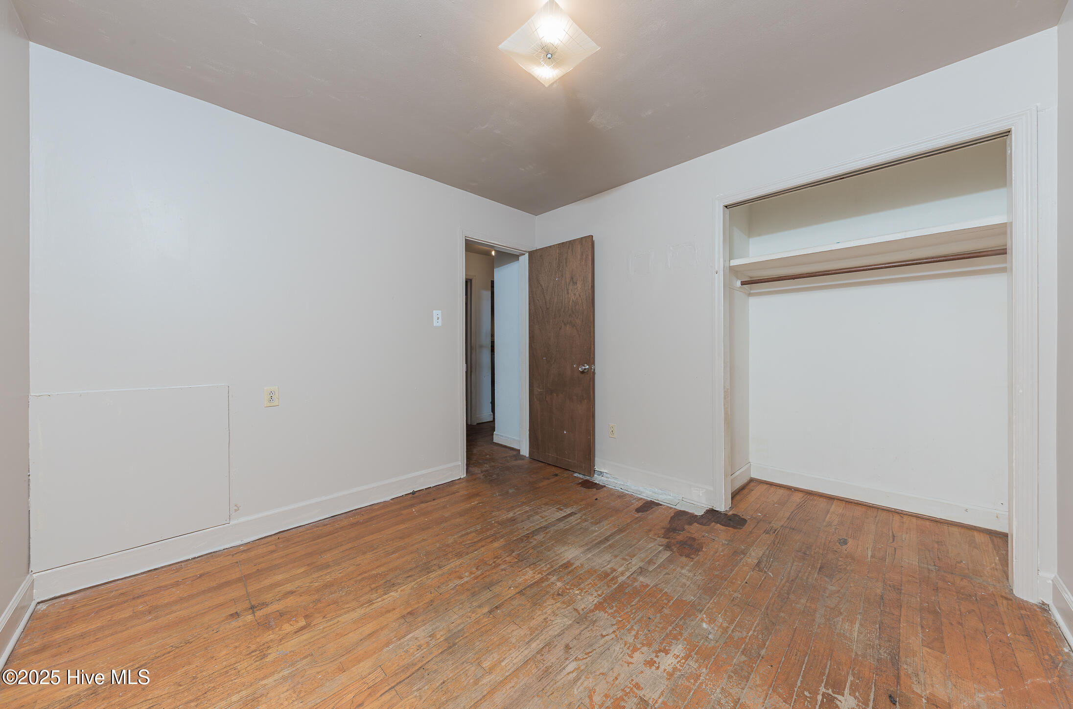 100523491 | Photo 30