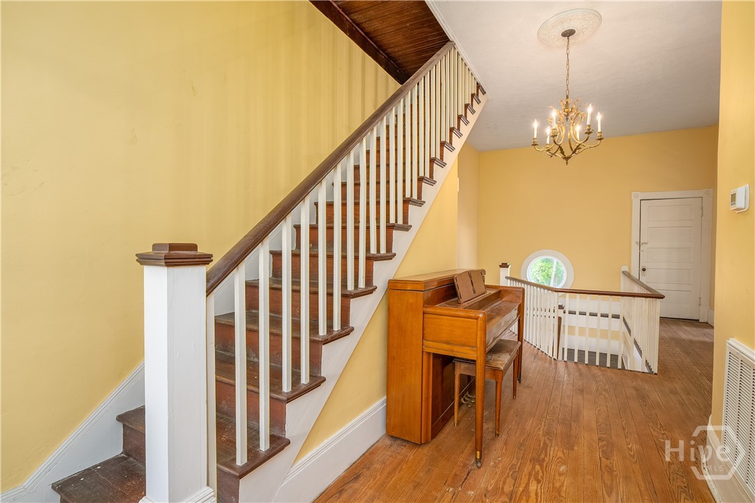 BEFORE - Second floor landing