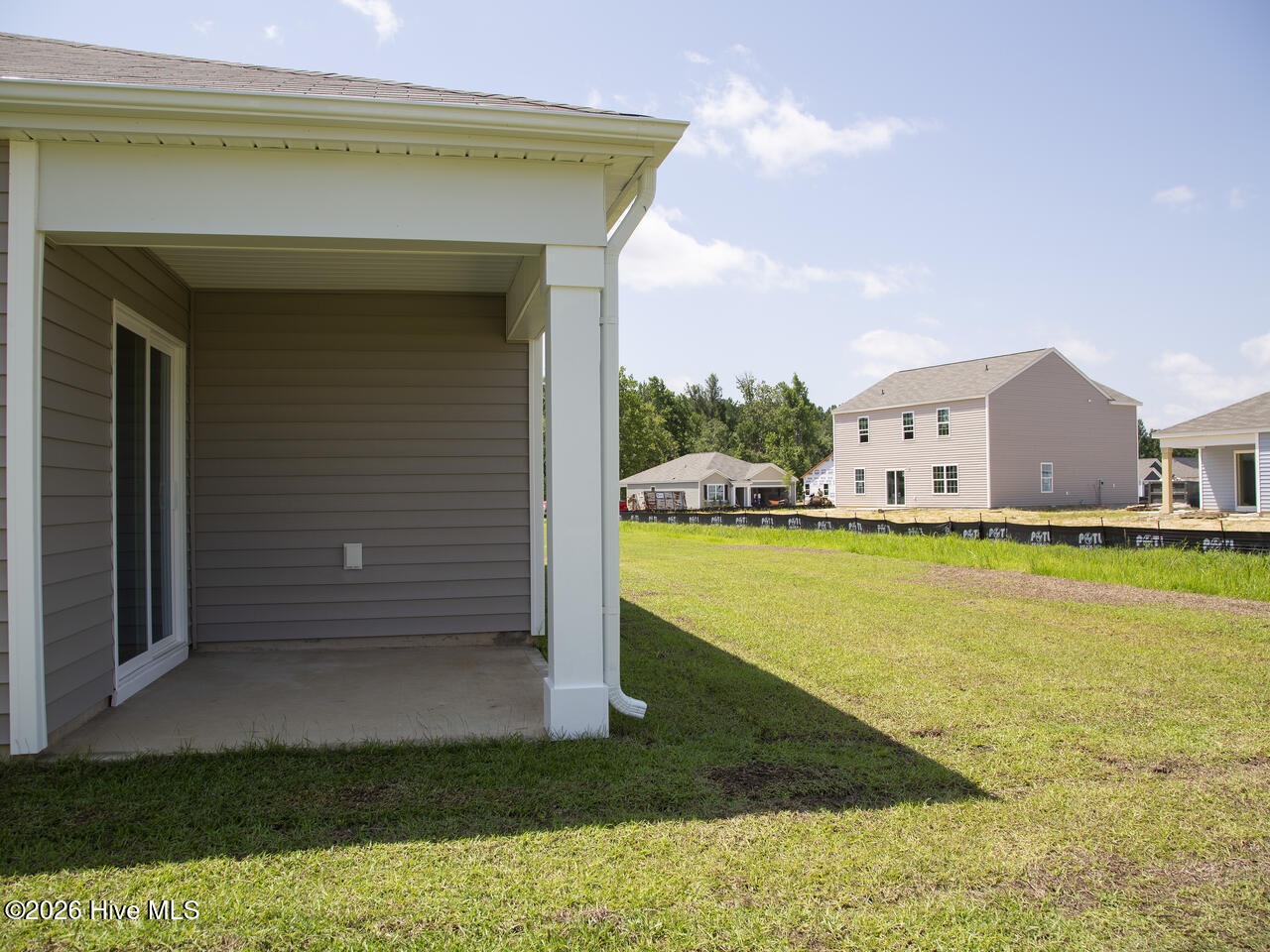 100551110 | Photo 26