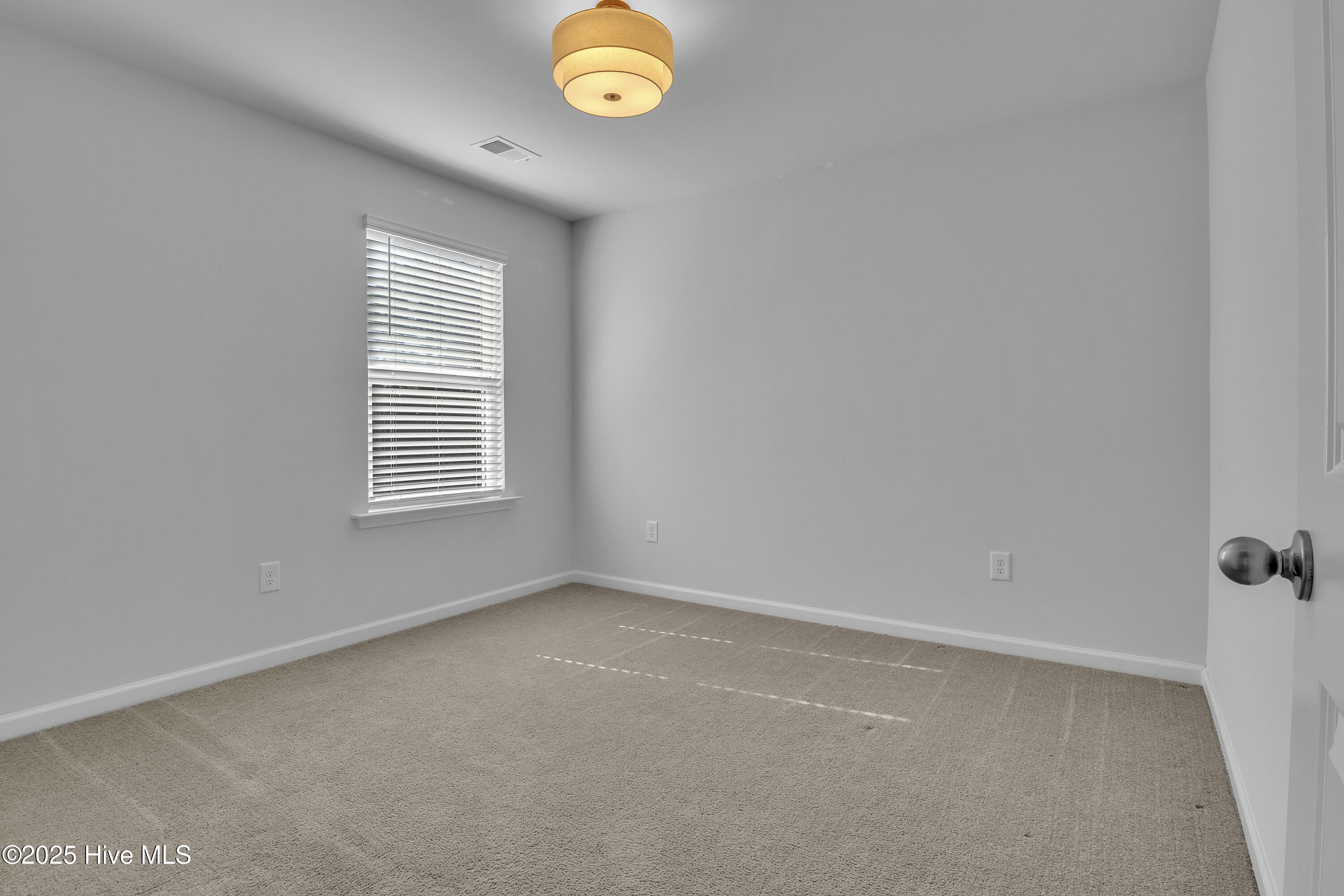 100540789 | Photo 46