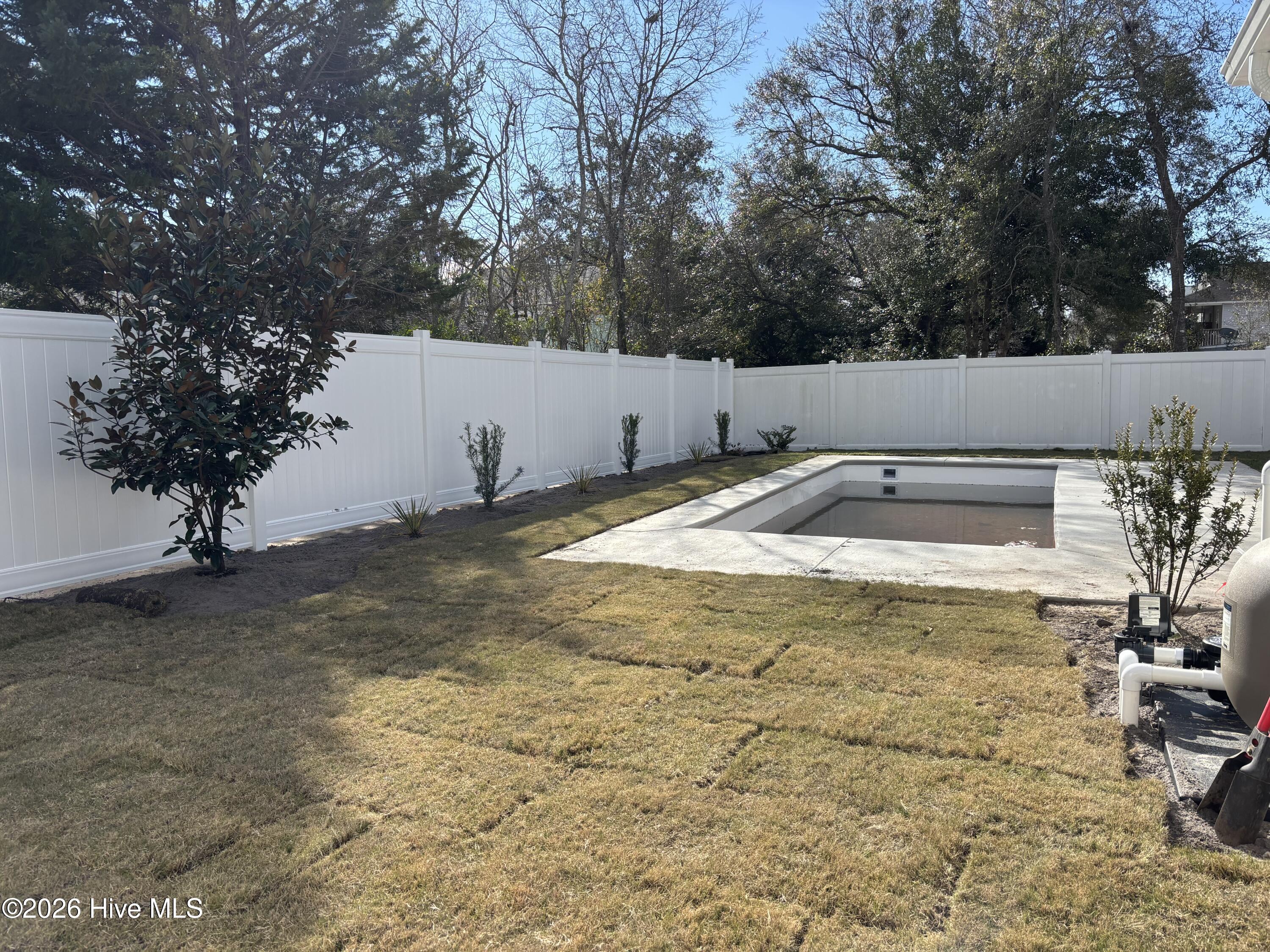 100516675 | Photo 47