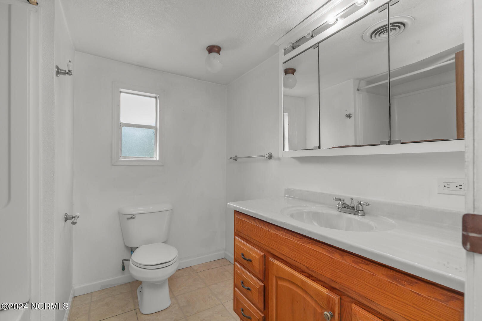 100548275 | Photo 13