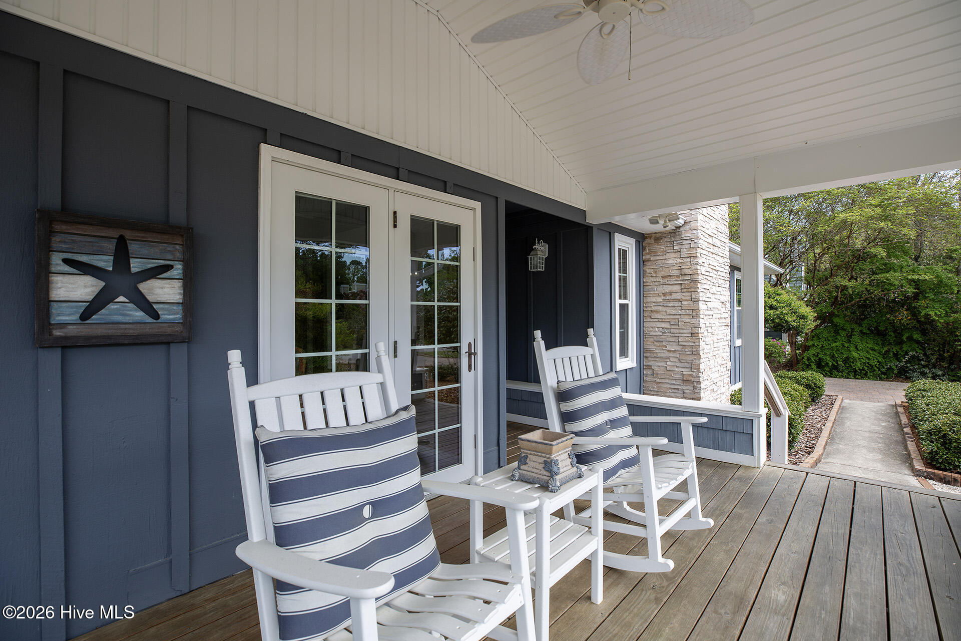 100565363 | Photo 11