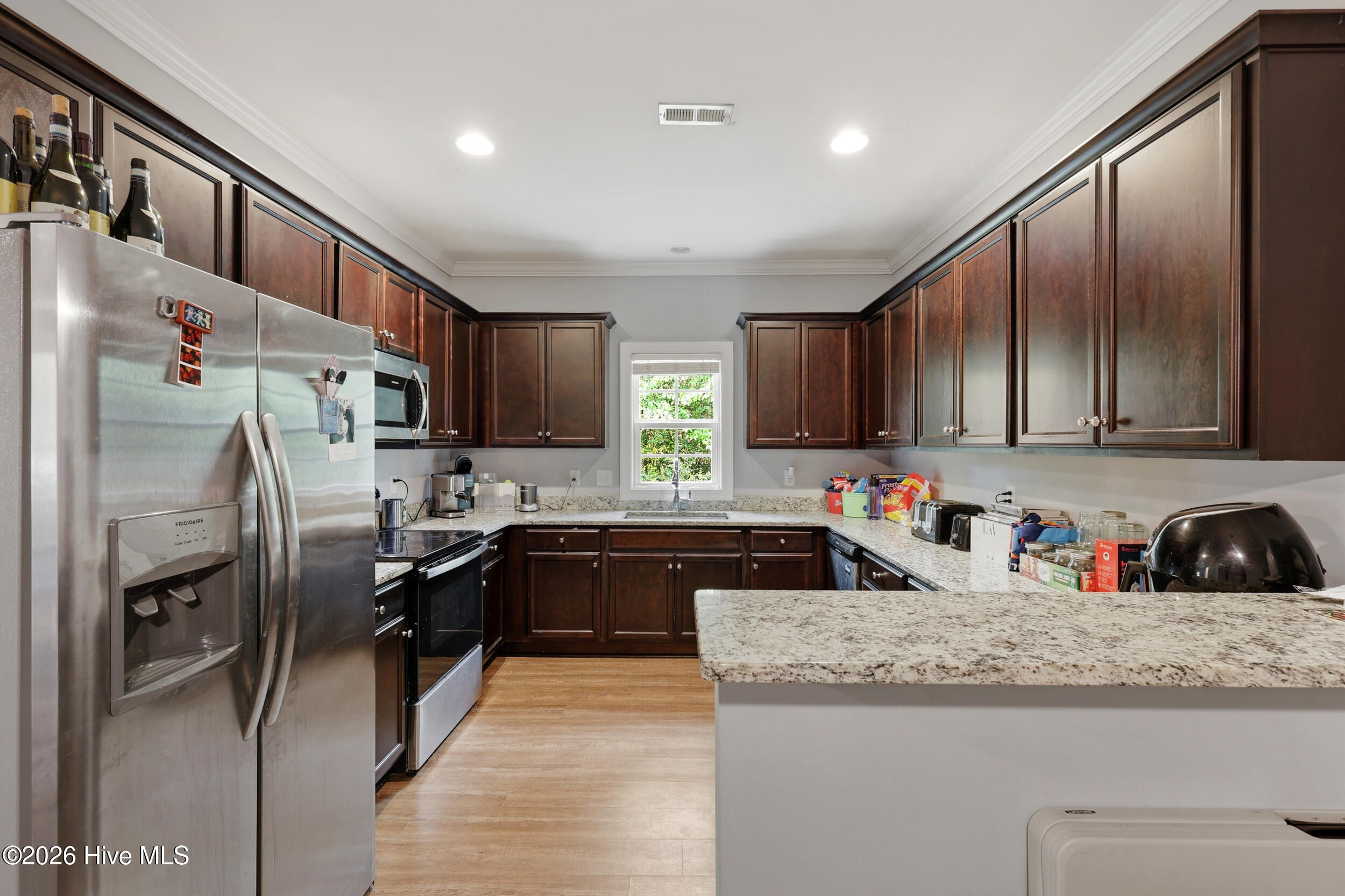 100566904 | Photo 20