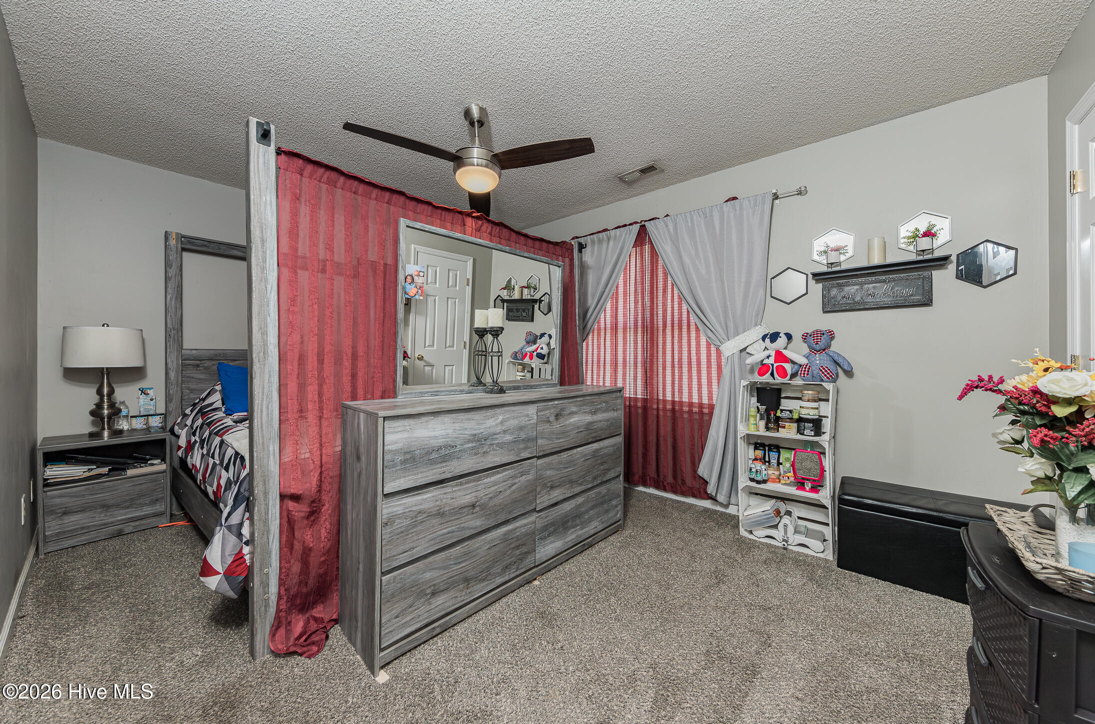 100562596 | Photo 13