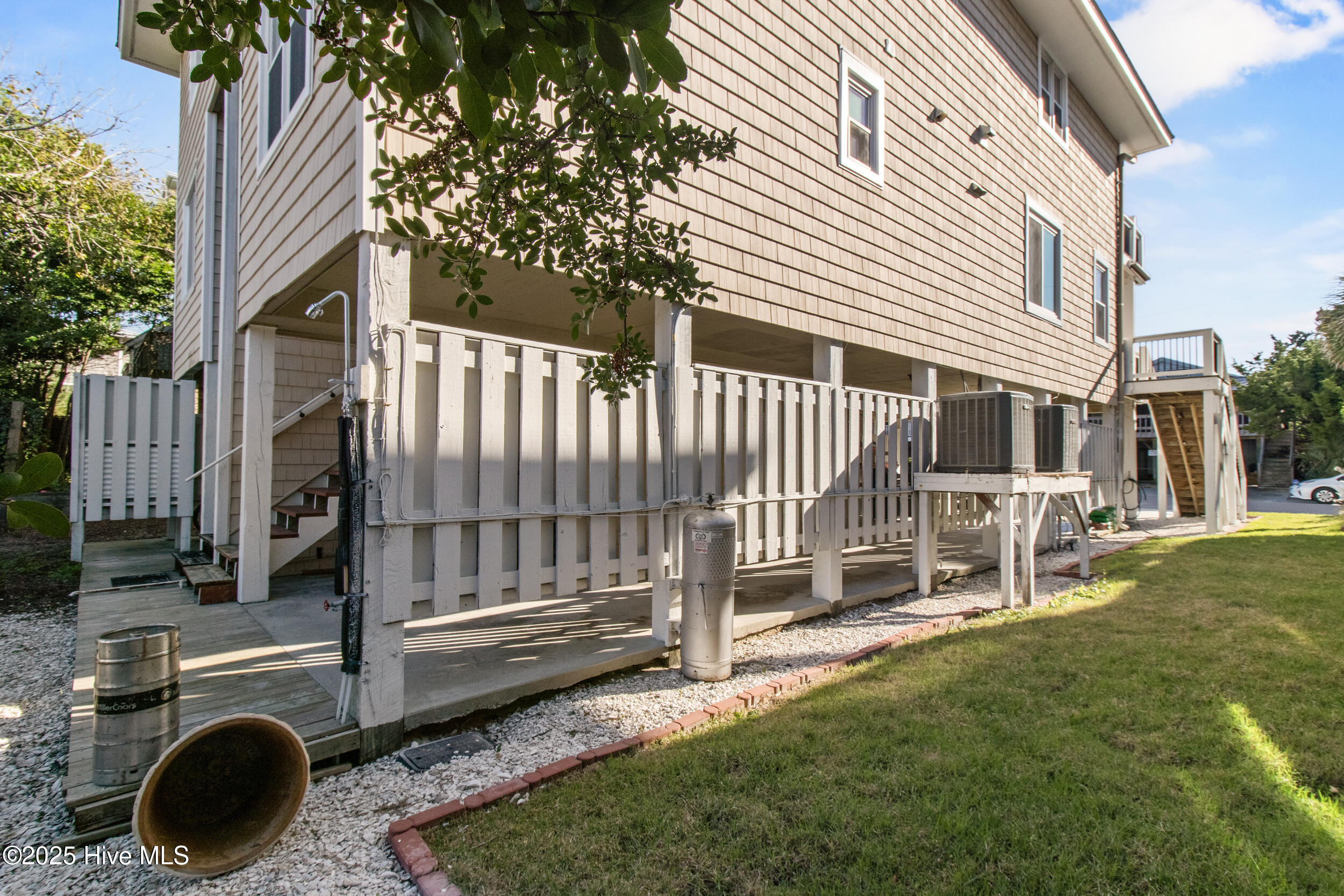 100536878 | Photo 42