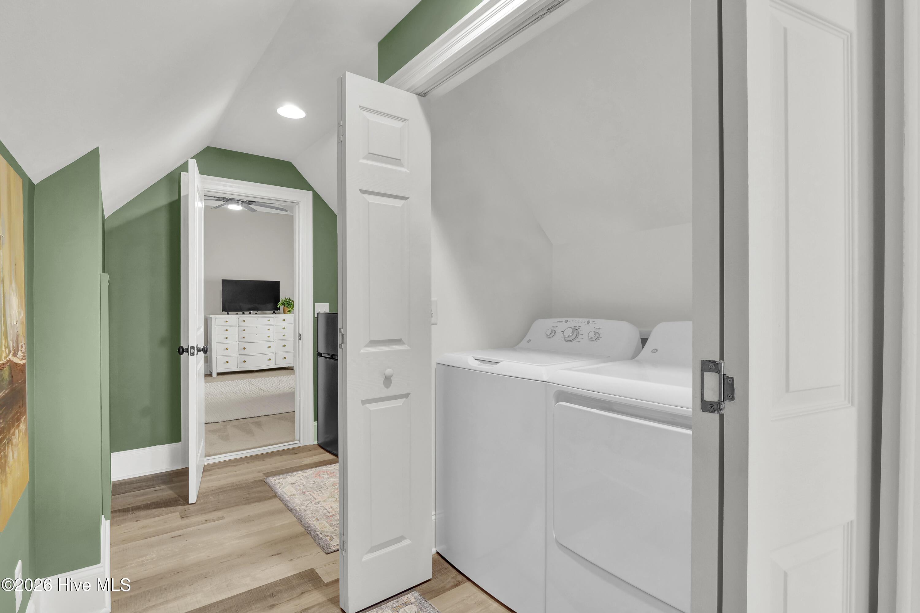 100563918 | Photo 47