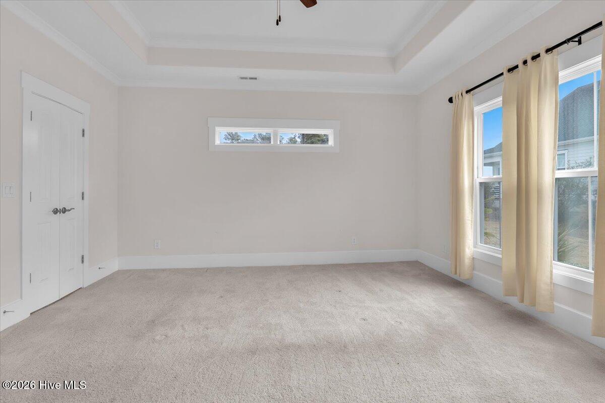 100548797 | Photo 65