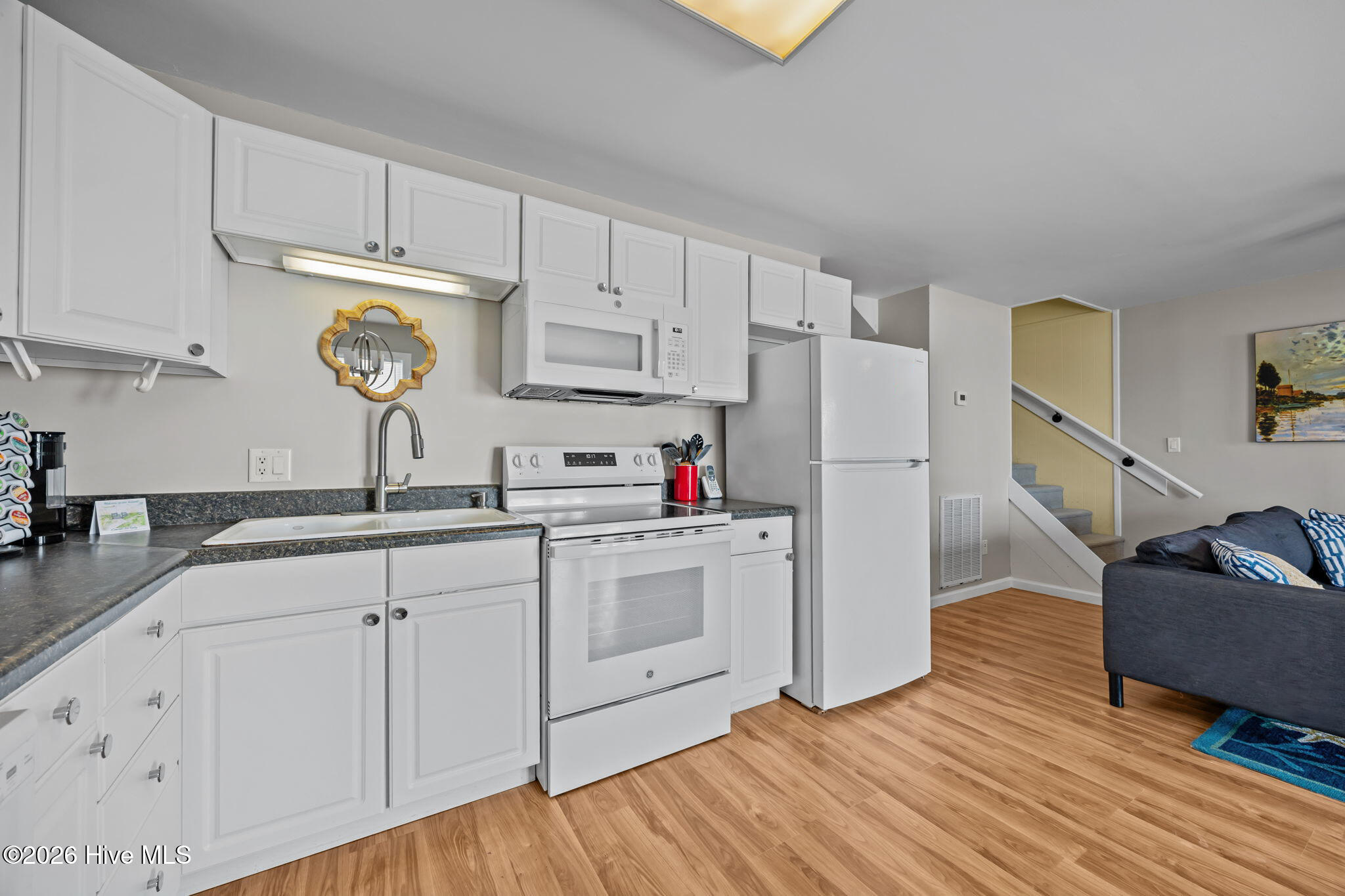 100559652 | Photo 33