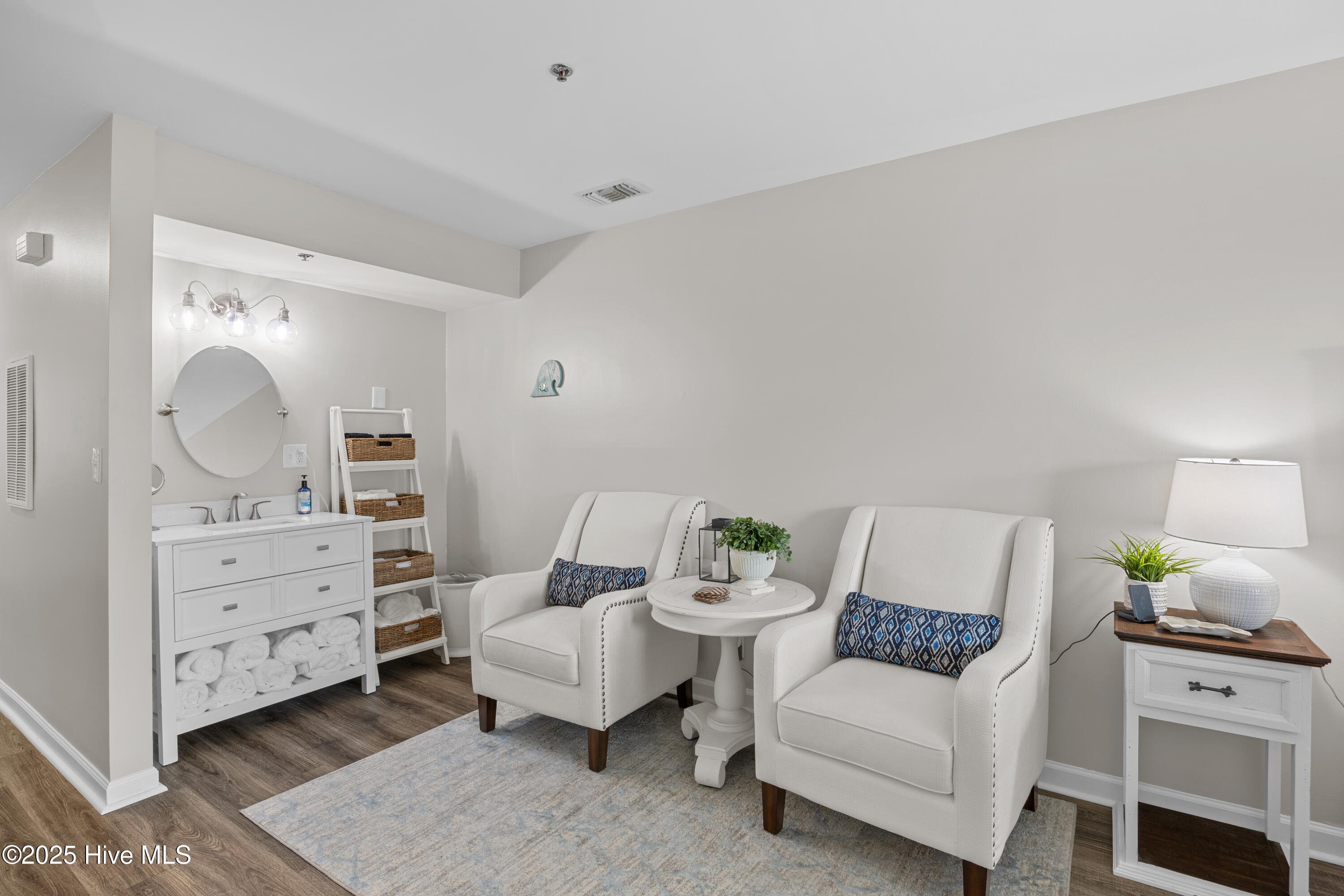 100530467 | Photo 23